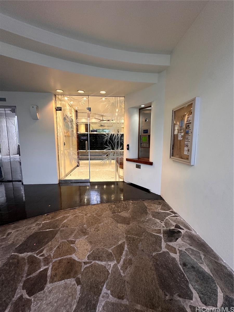 225 Queen Street Honolulu - Rental - photo 3 of 16