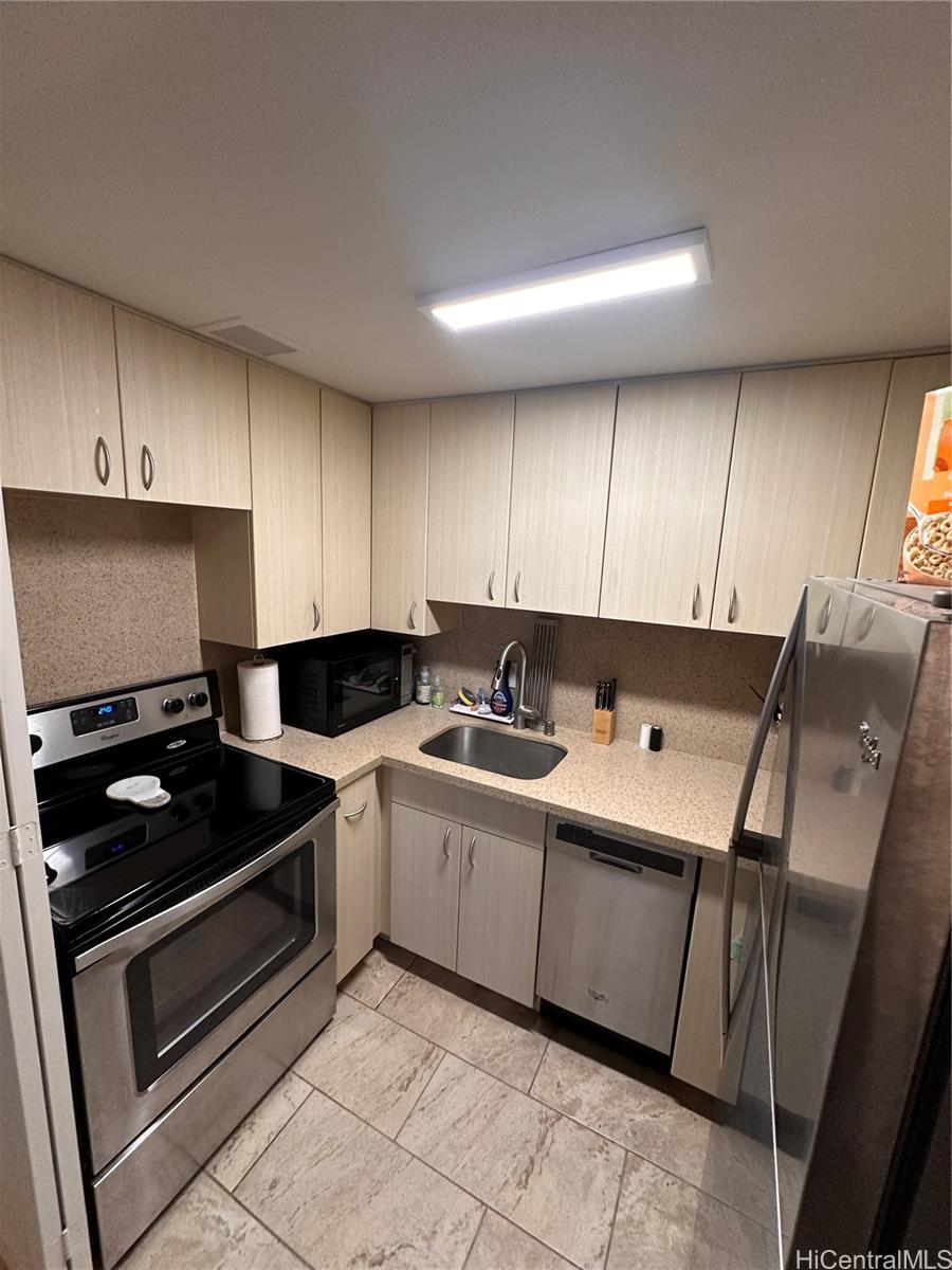 225 Queen Street Honolulu - Rental - photo 8 of 16