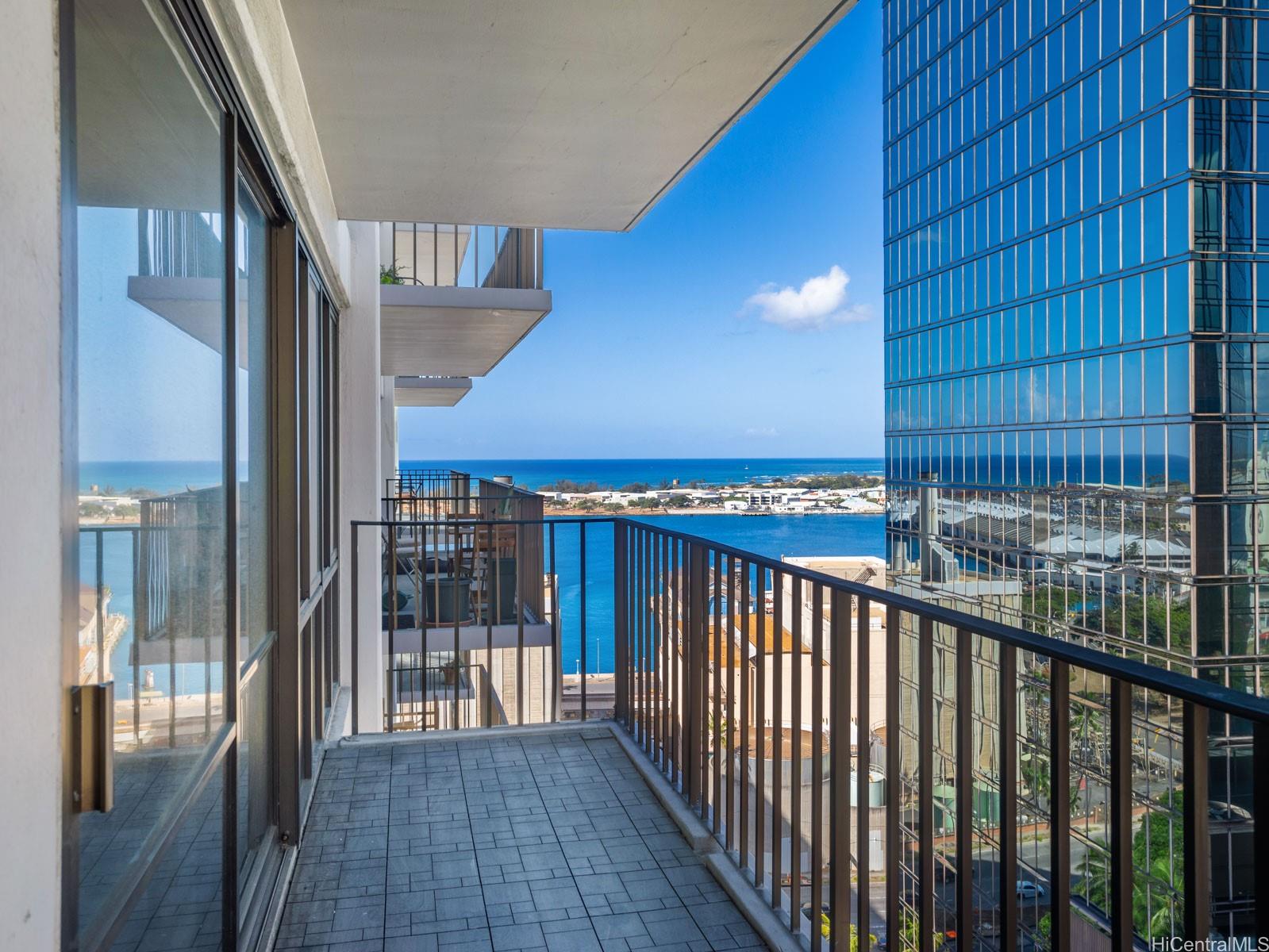 Harbor Square condo # 19E, Honolulu, Hawaii - photo 10 of 25