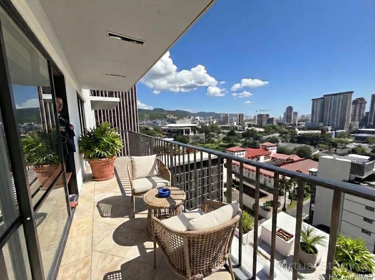 Harbor Square condo # 19F, Honolulu, Hawaii - photo 3 of 25