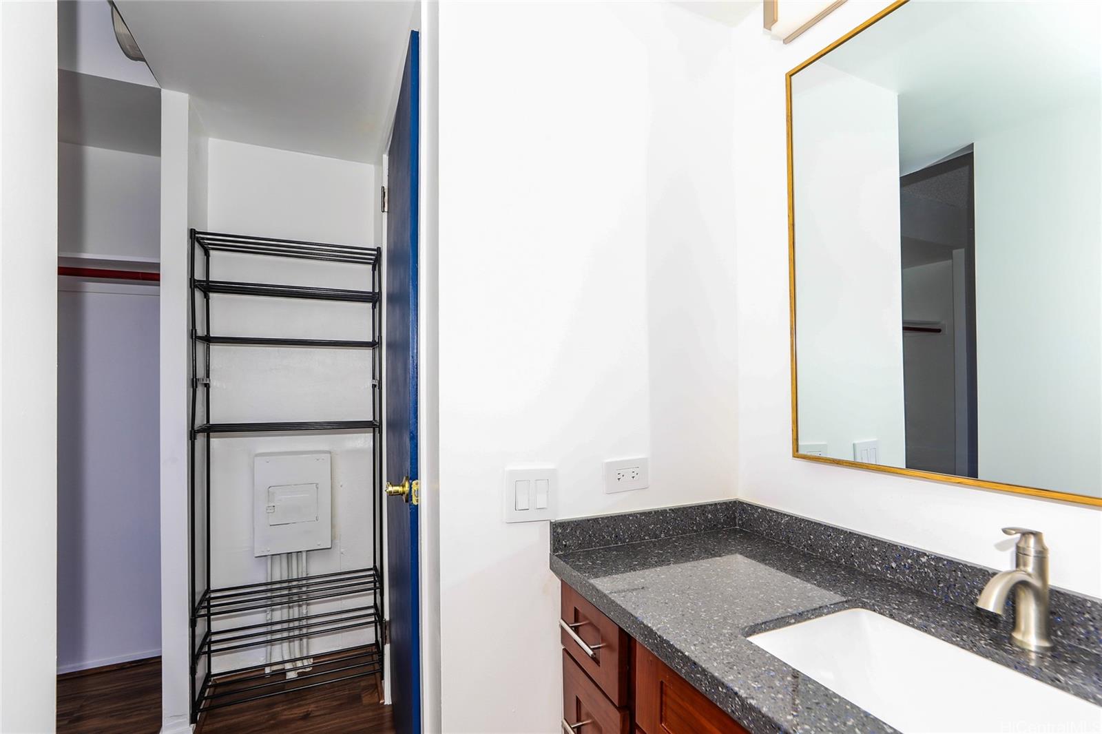 Harbor Square condo # 20D, Honolulu, Hawaii - photo 17 of 25