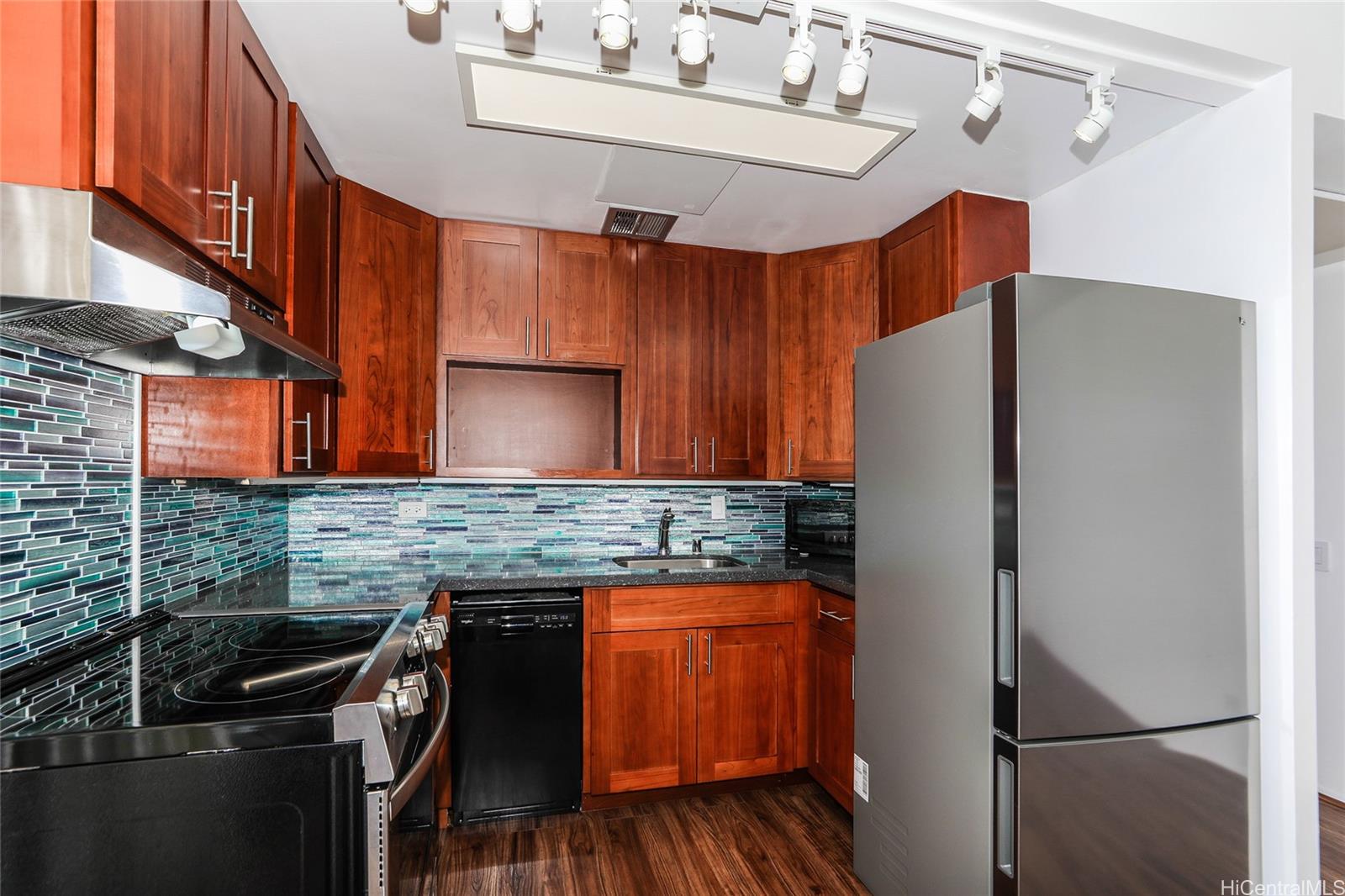 Harbor Square condo # 20D, Honolulu, Hawaii - photo 7 of 25