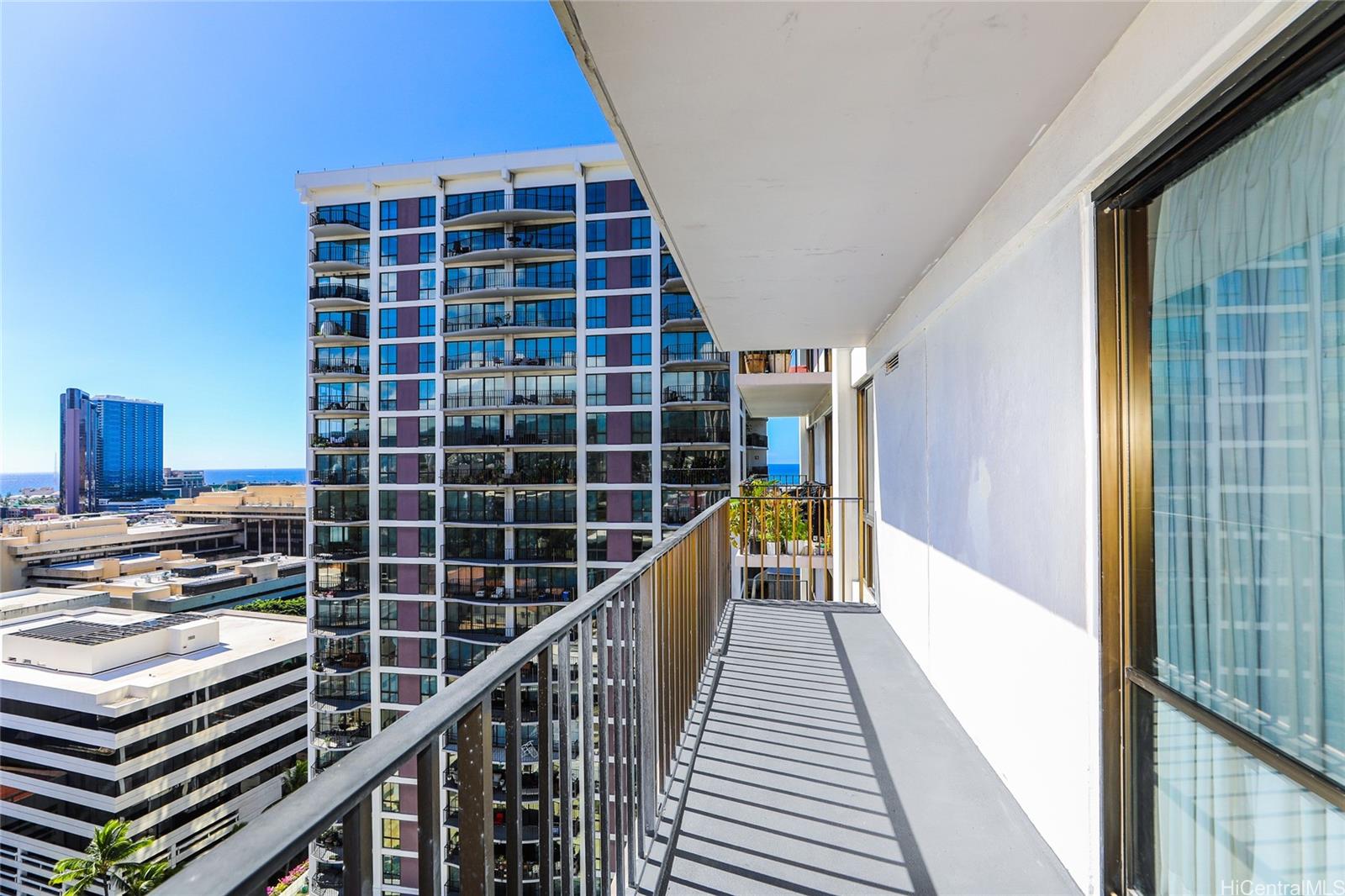 Harbor Square condo # 20D, Honolulu, Hawaii - photo 9 of 25