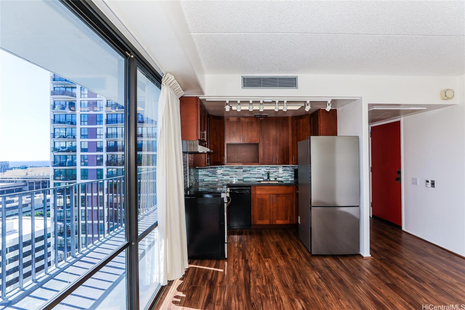 Harbor Square condo # 20D, Honolulu, Hawaii - photo 10 of 25