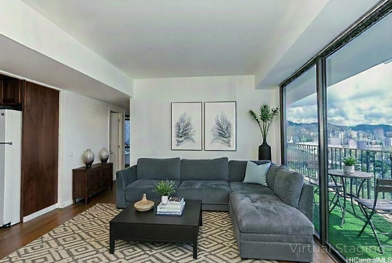 Harbor Square condo # 21H, Honolulu, Hawaii - photo 2 of 25