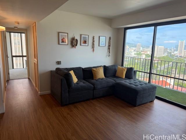 Harbor Square condo # 21H, Honolulu, Hawaii - photo 3 of 25
