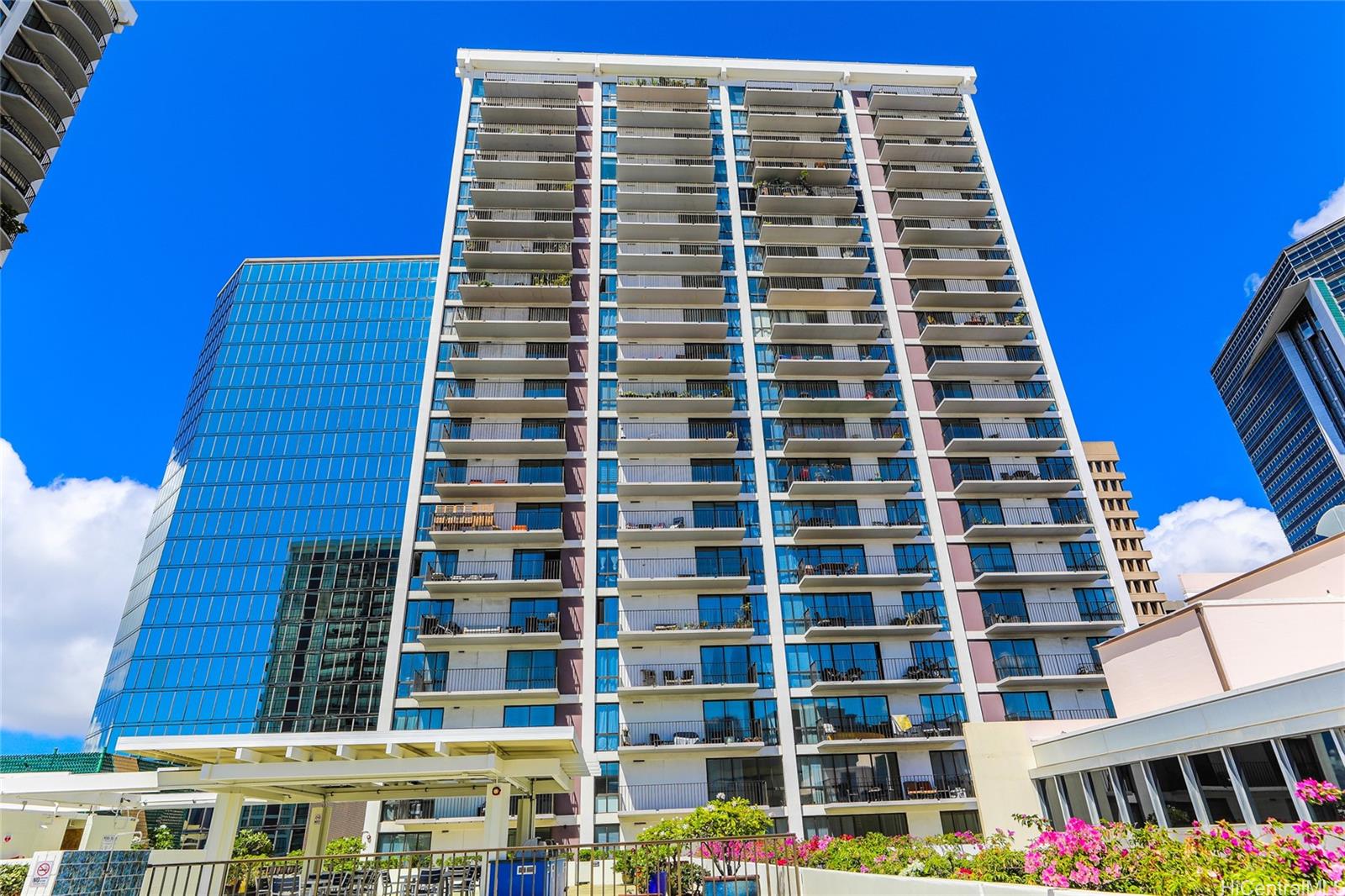 Harbor Square condo # 21H, Honolulu, Hawaii - photo 23 of 25