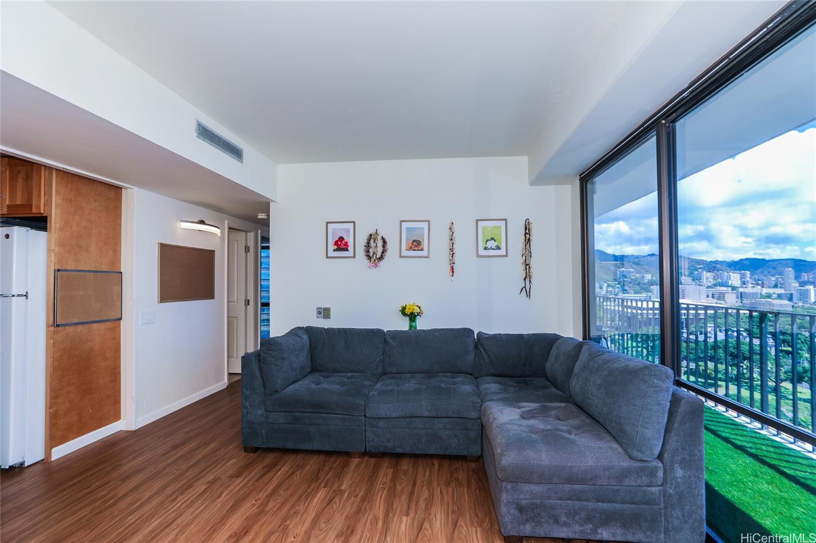 Harbor Square condo # 21H, Honolulu, Hawaii - photo 5 of 25