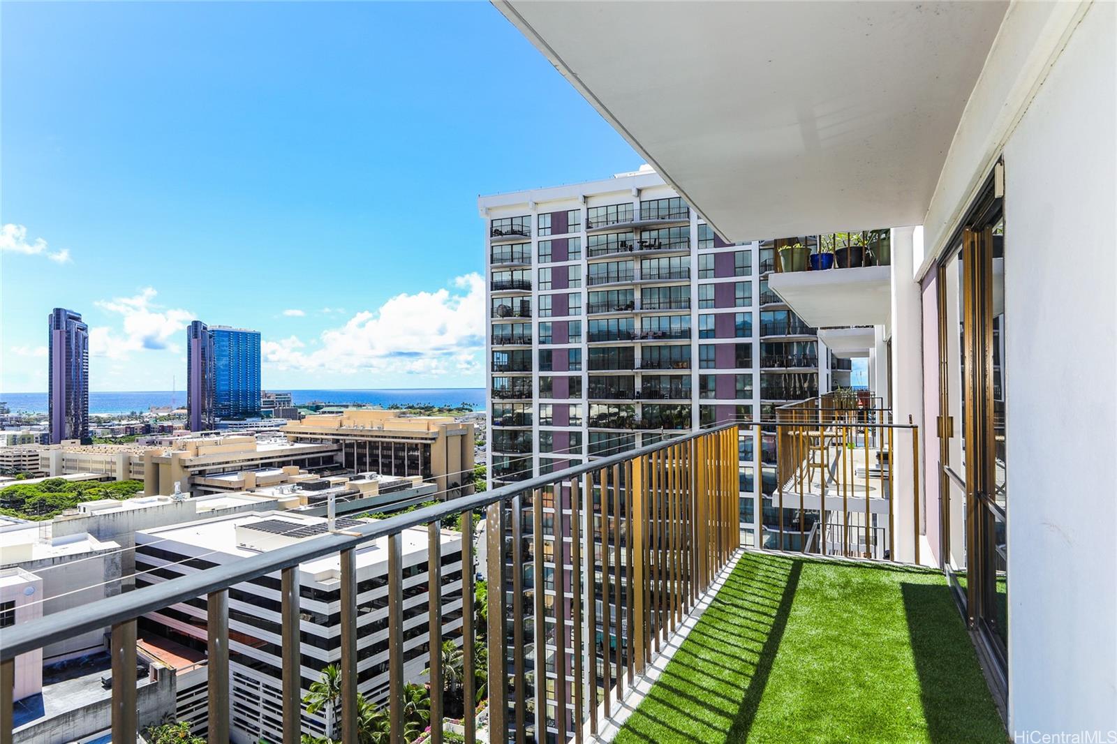 Harbor Square condo # 21H, Honolulu, Hawaii - photo 7 of 25