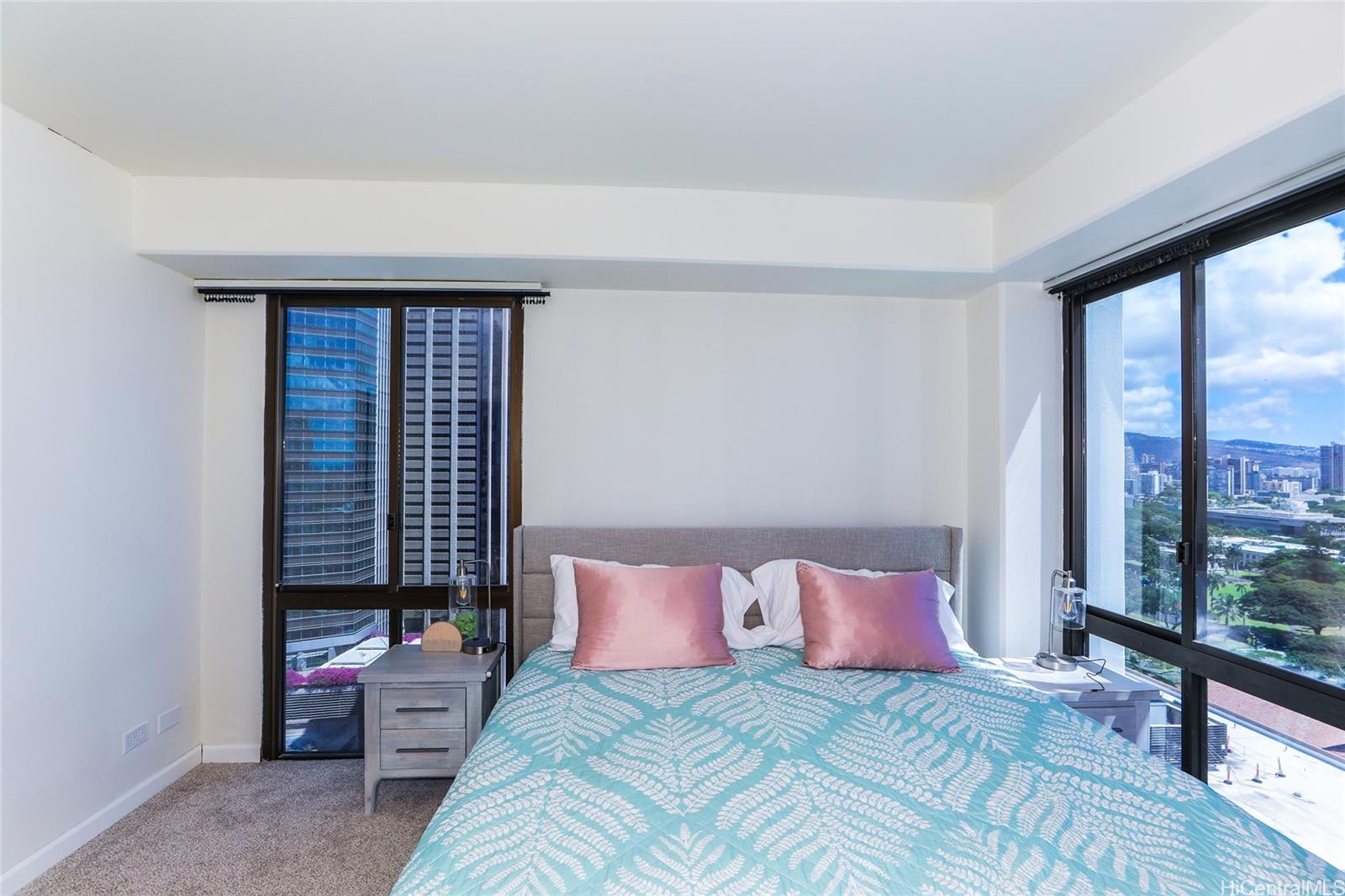 Harbor Square condo # 21H, Honolulu, Hawaii - photo 9 of 25