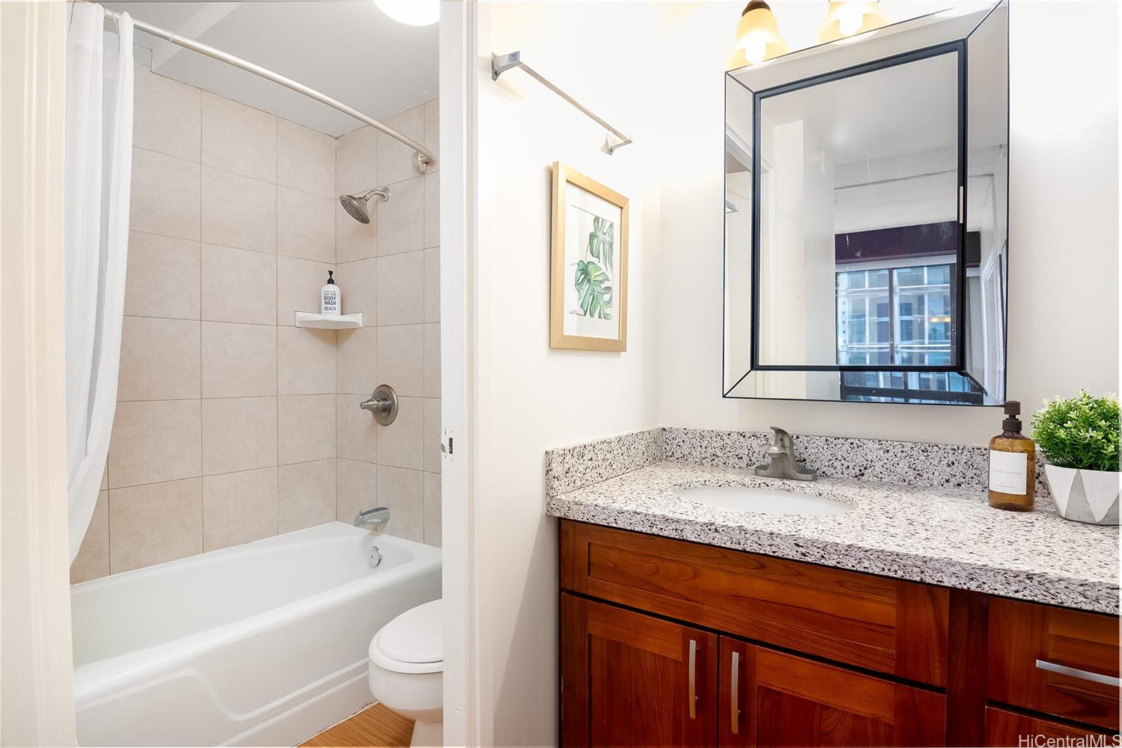 Harbor Square condo # 22E, Honolulu, Hawaii - photo 17 of 25