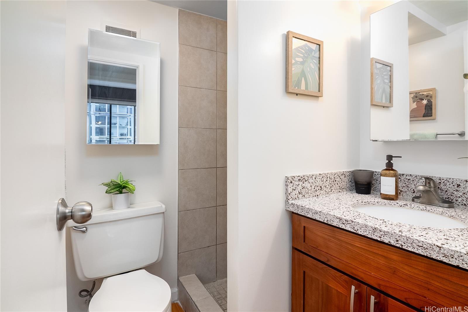 Harbor Square condo # 22E, Honolulu, Hawaii - photo 22 of 25