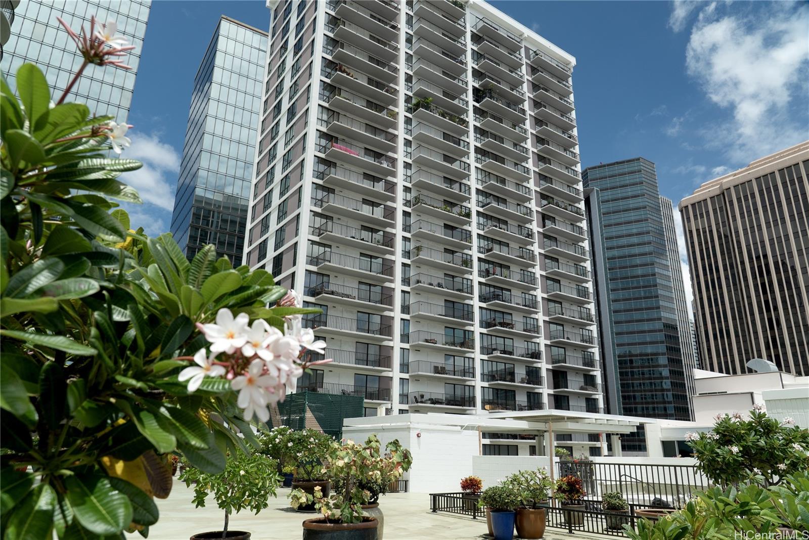 Harbor Square condo # 23B, Honolulu, Hawaii - photo 12 of 13