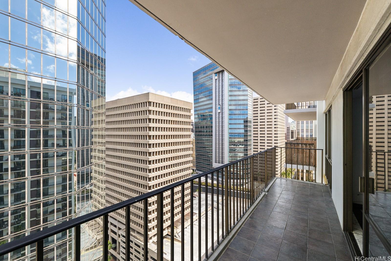 Harbor Square condo # 23E, Honolulu, Hawaii - photo 11 of 22