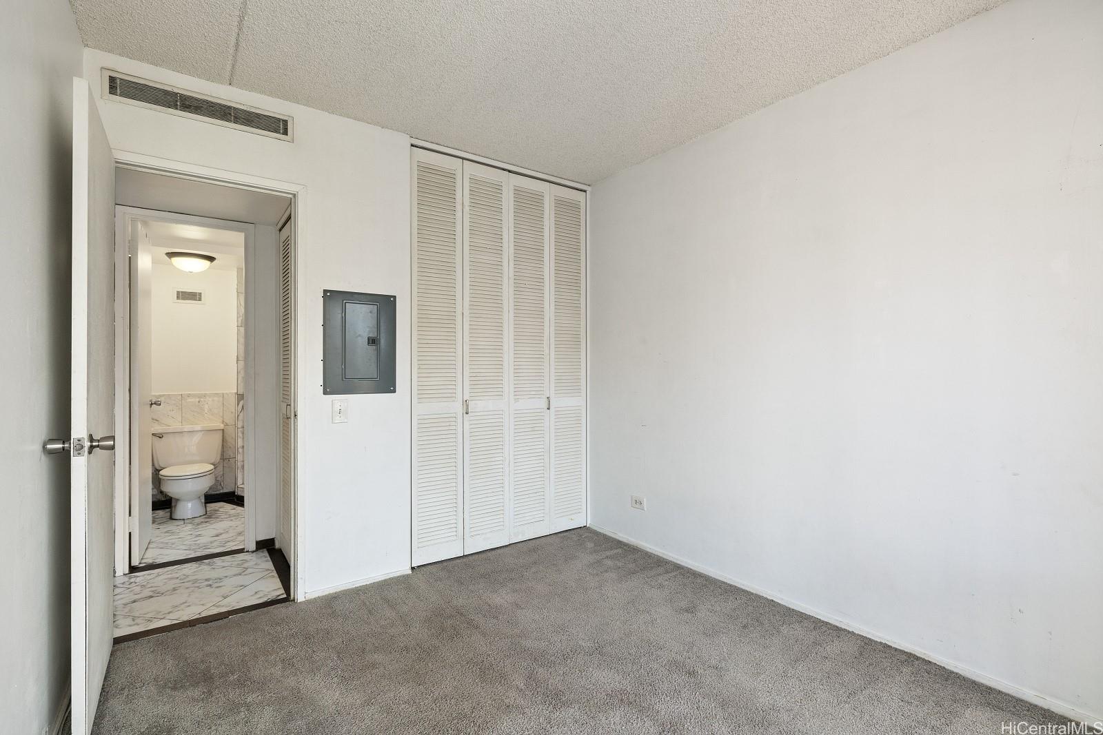 Harbor Square condo # 23E, Honolulu, Hawaii - photo 15 of 22