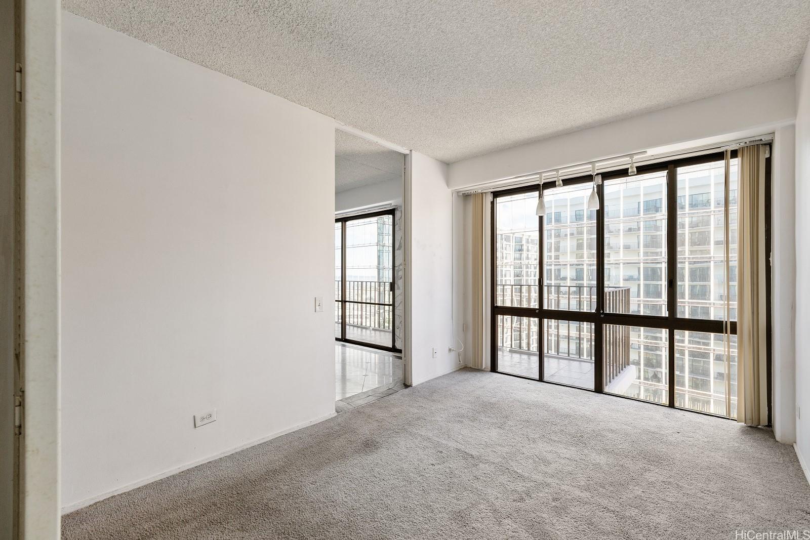 Harbor Square condo # 23E, Honolulu, Hawaii - photo 3 of 22