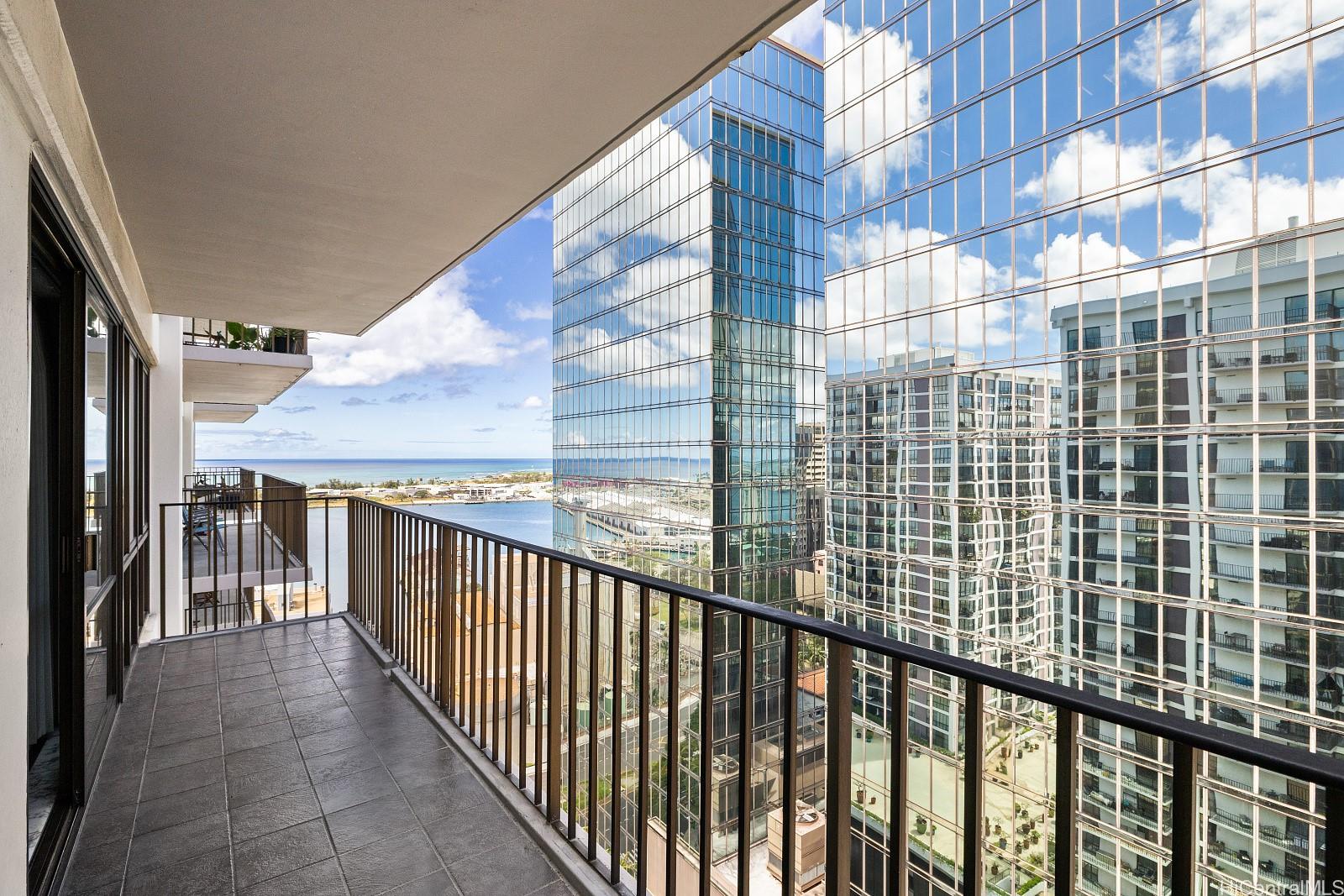 Harbor Square condo # 23E, Honolulu, Hawaii - photo 10 of 22