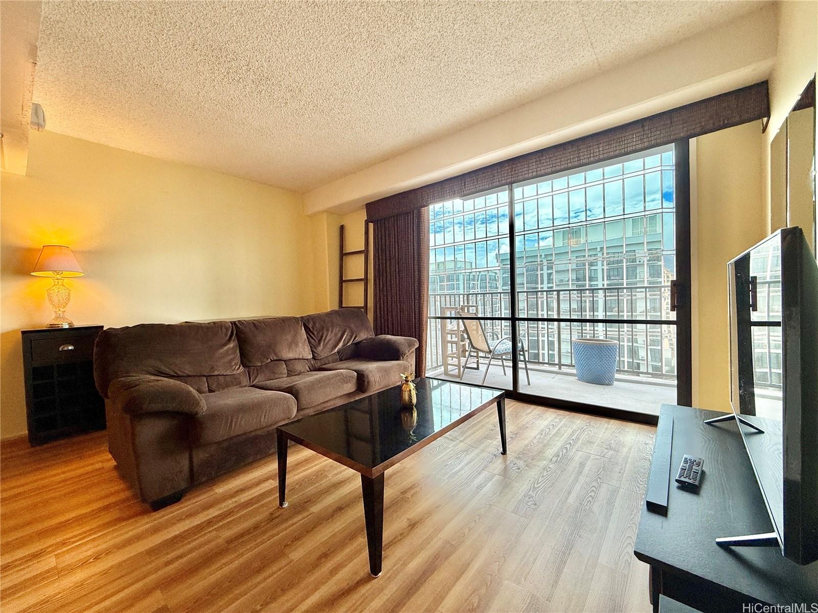 Harbor Square condo # 25G, Honolulu, Hawaii - photo 2 of 22