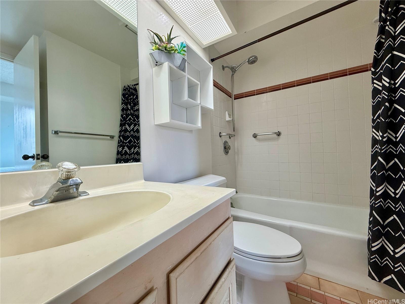 Harbor Square condo # 25G, Honolulu, Hawaii - photo 13 of 22