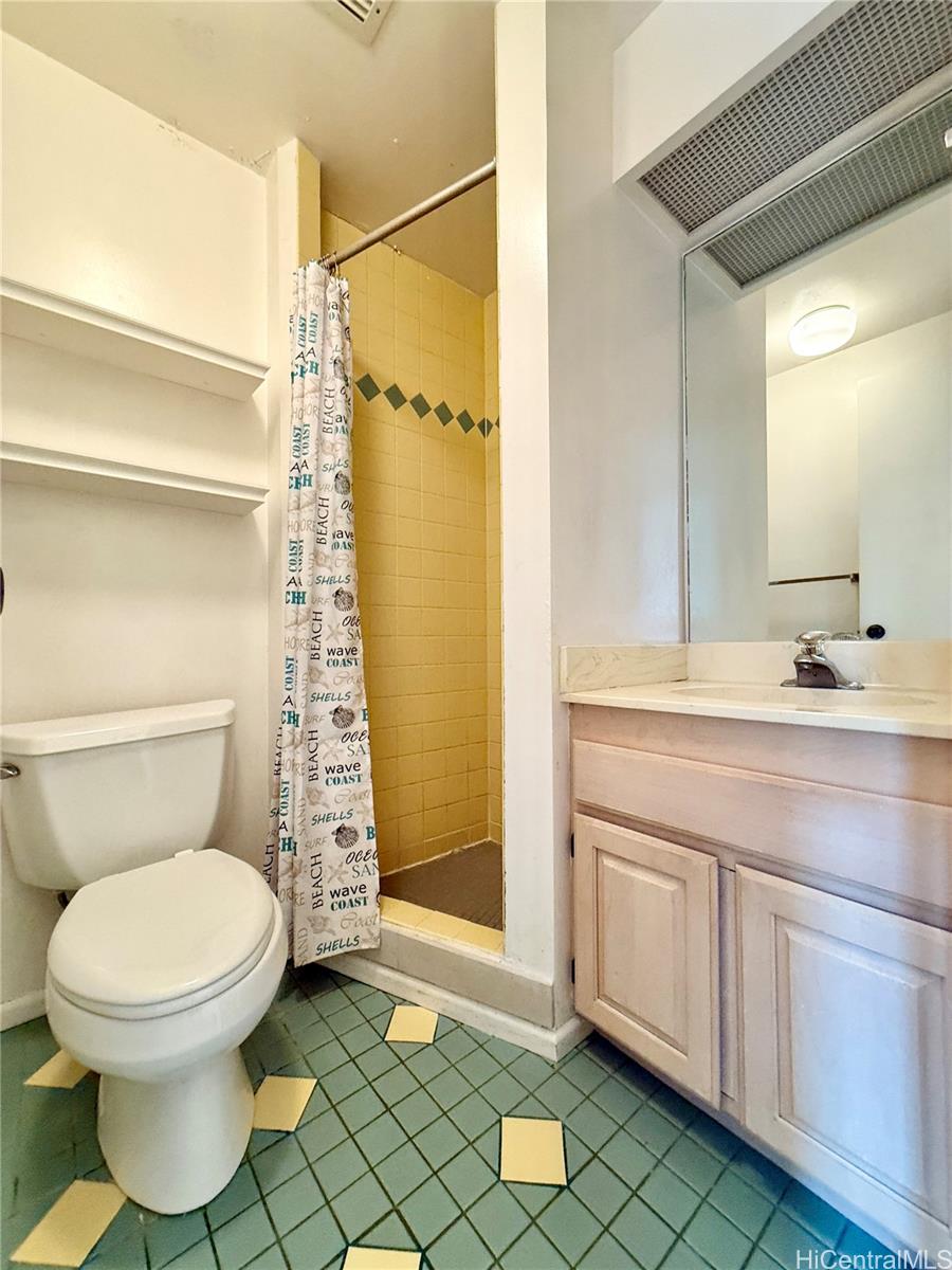 Harbor Square condo # 25G, Honolulu, Hawaii - photo 15 of 25