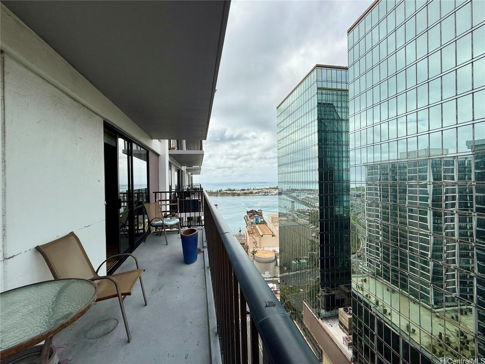 Harbor Square condo # 25G, Honolulu, Hawaii - photo 18 of 22