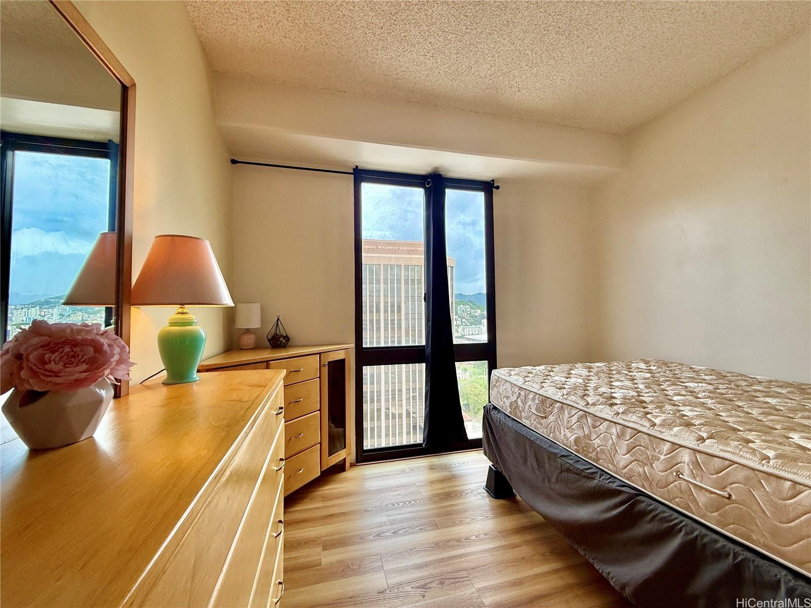 Harbor Square condo # 25G, Honolulu, Hawaii - photo 19 of 25