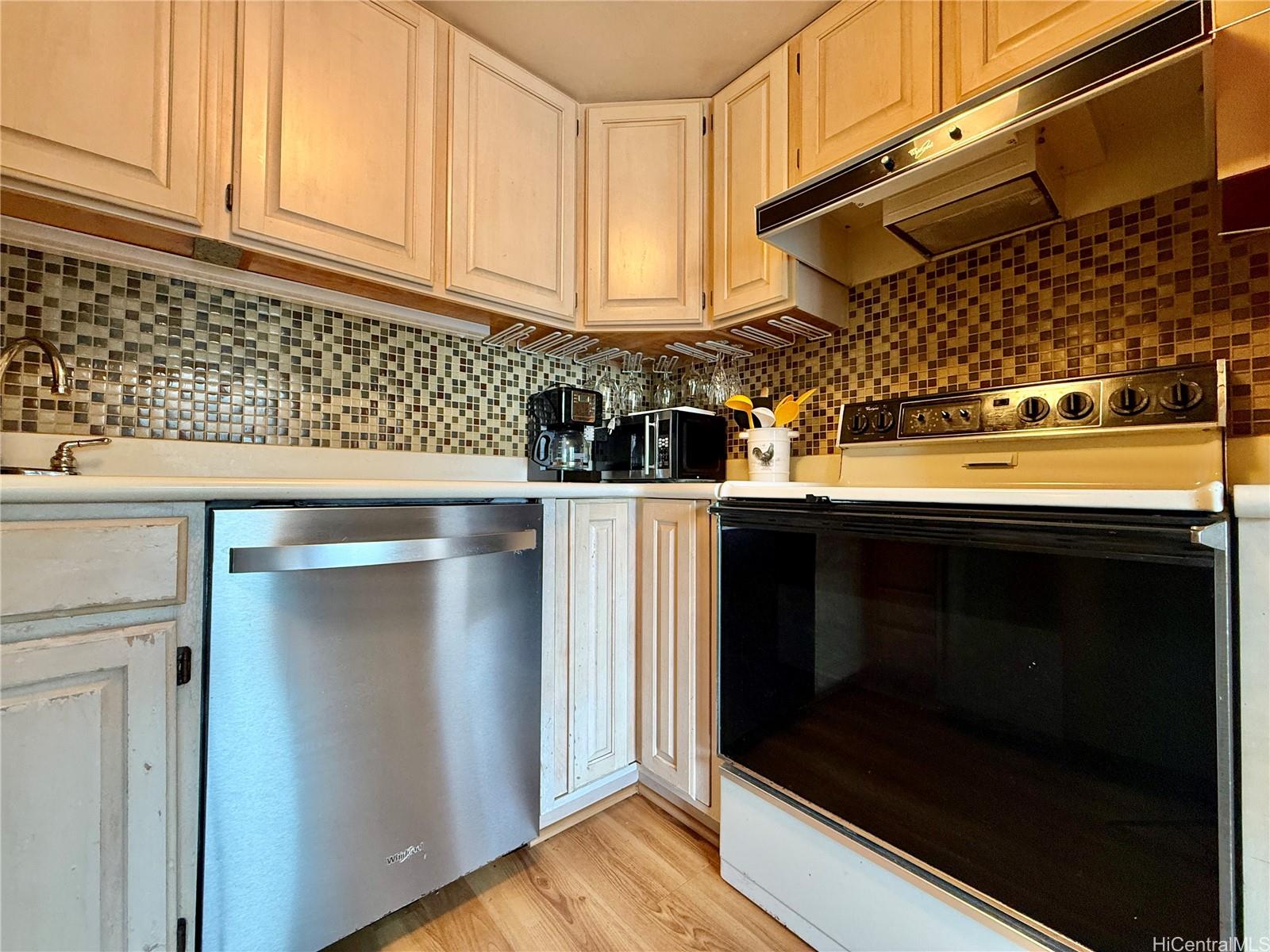 Harbor Square condo # 25G, Honolulu, Hawaii - photo 7 of 25