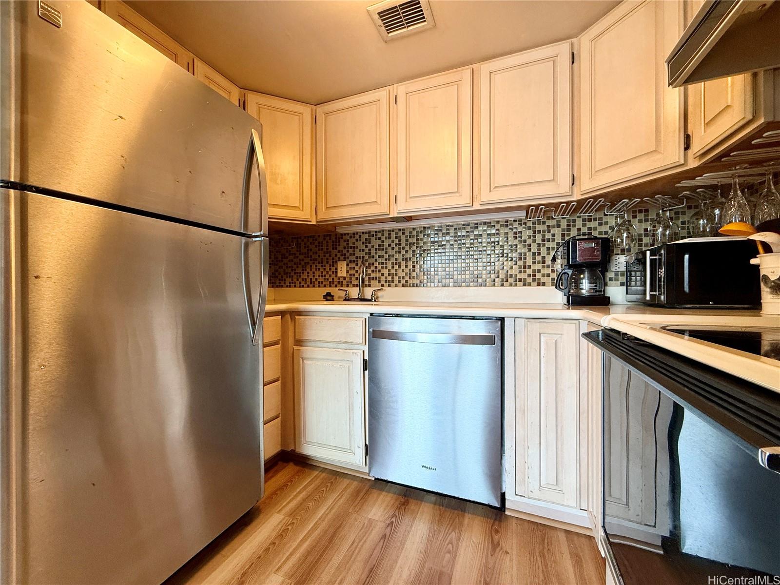 Harbor Square condo # 25G, Honolulu, Hawaii - photo 8 of 25