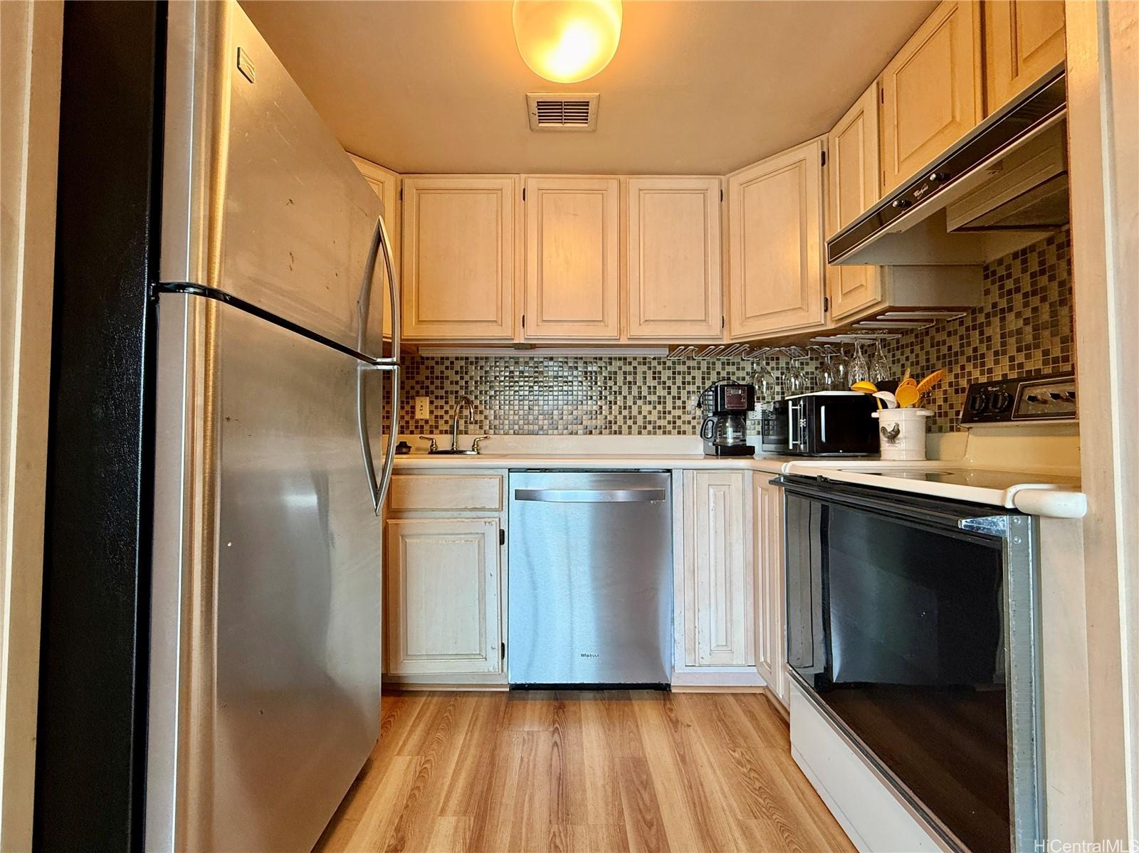 Harbor Square condo # 25G, Honolulu, Hawaii - photo 9 of 25