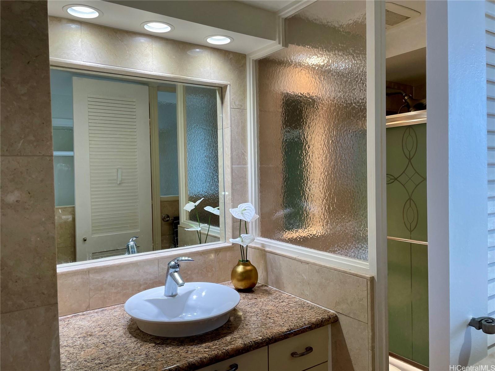 Harbor Square condo # 26D, Honolulu, Hawaii - photo 5 of 22