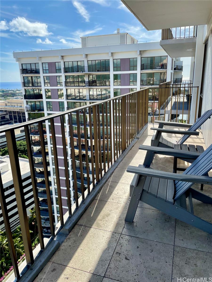 Harbor Square condo # 26D, Honolulu, Hawaii - photo 8 of 22