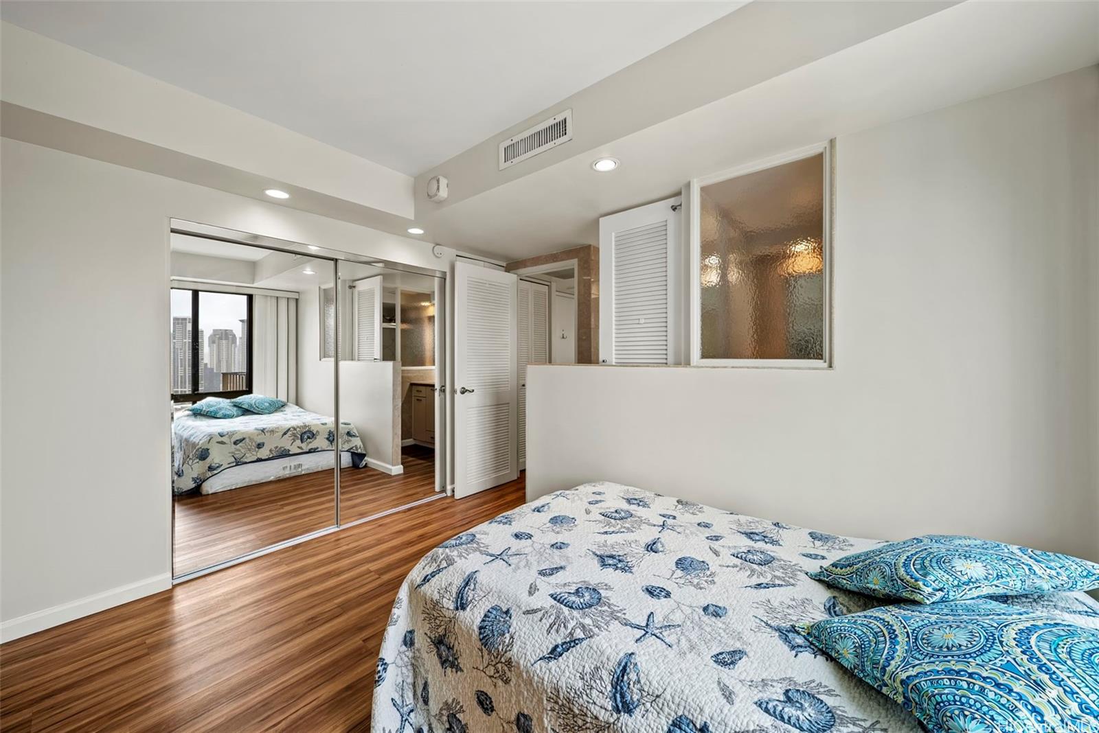 Harbor Square condo # 26D, Honolulu, Hawaii - photo 10 of 25