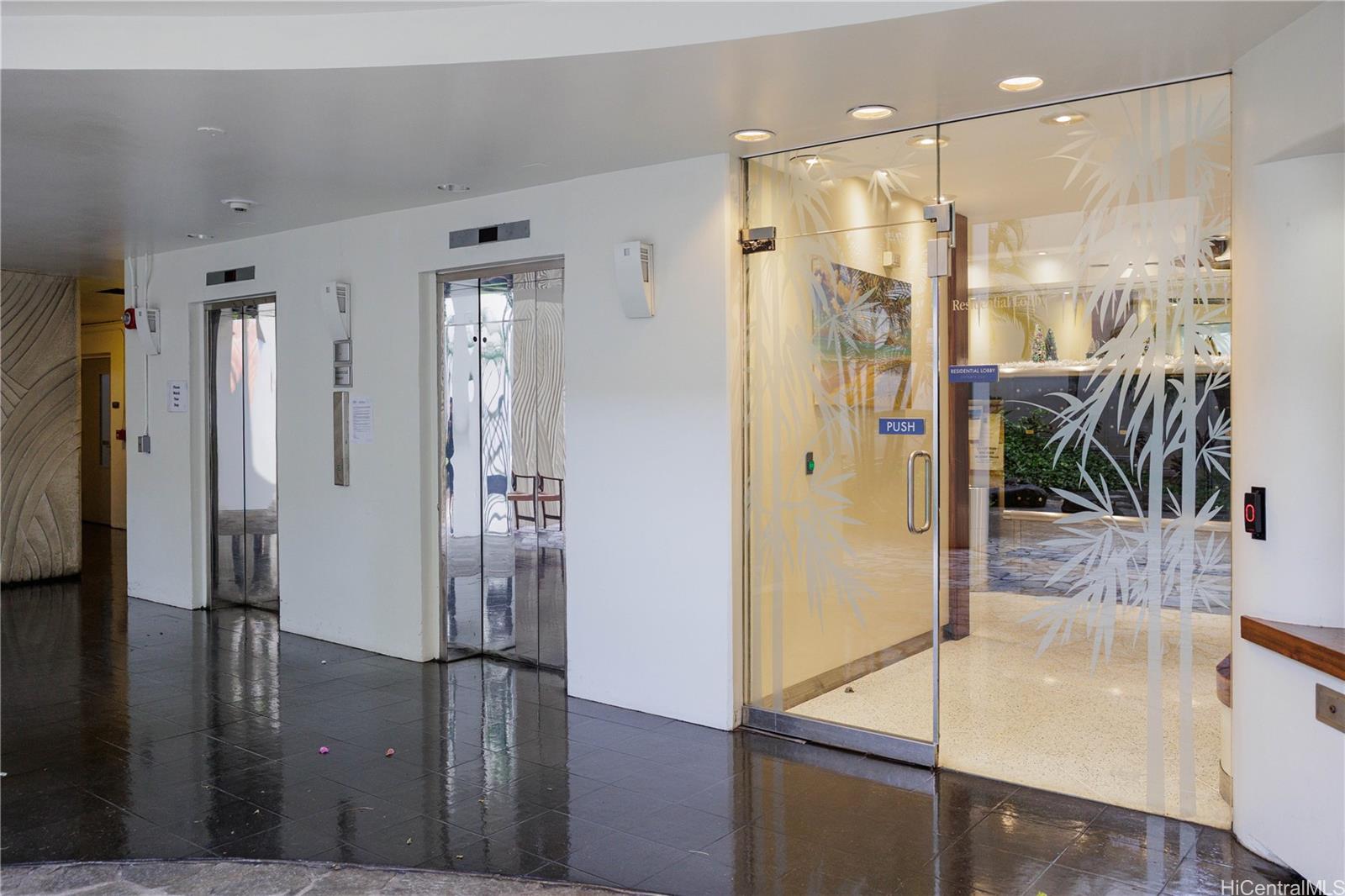 Harbor Square condo # 7A, Honolulu, Hawaii - photo 17 of 18