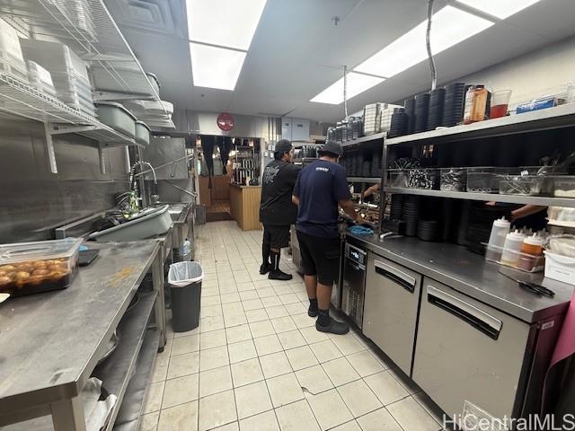 2250 Kalakaua Ave Waikiki  - photo 22 of 24