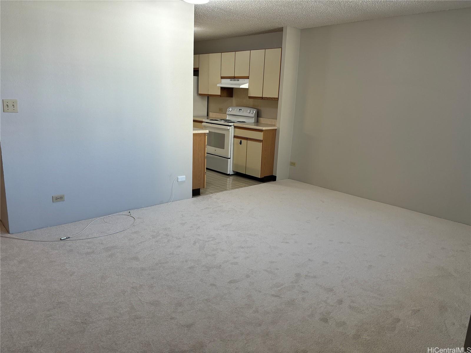 2255 Date St Honolulu - Rental - photo 2 of 11