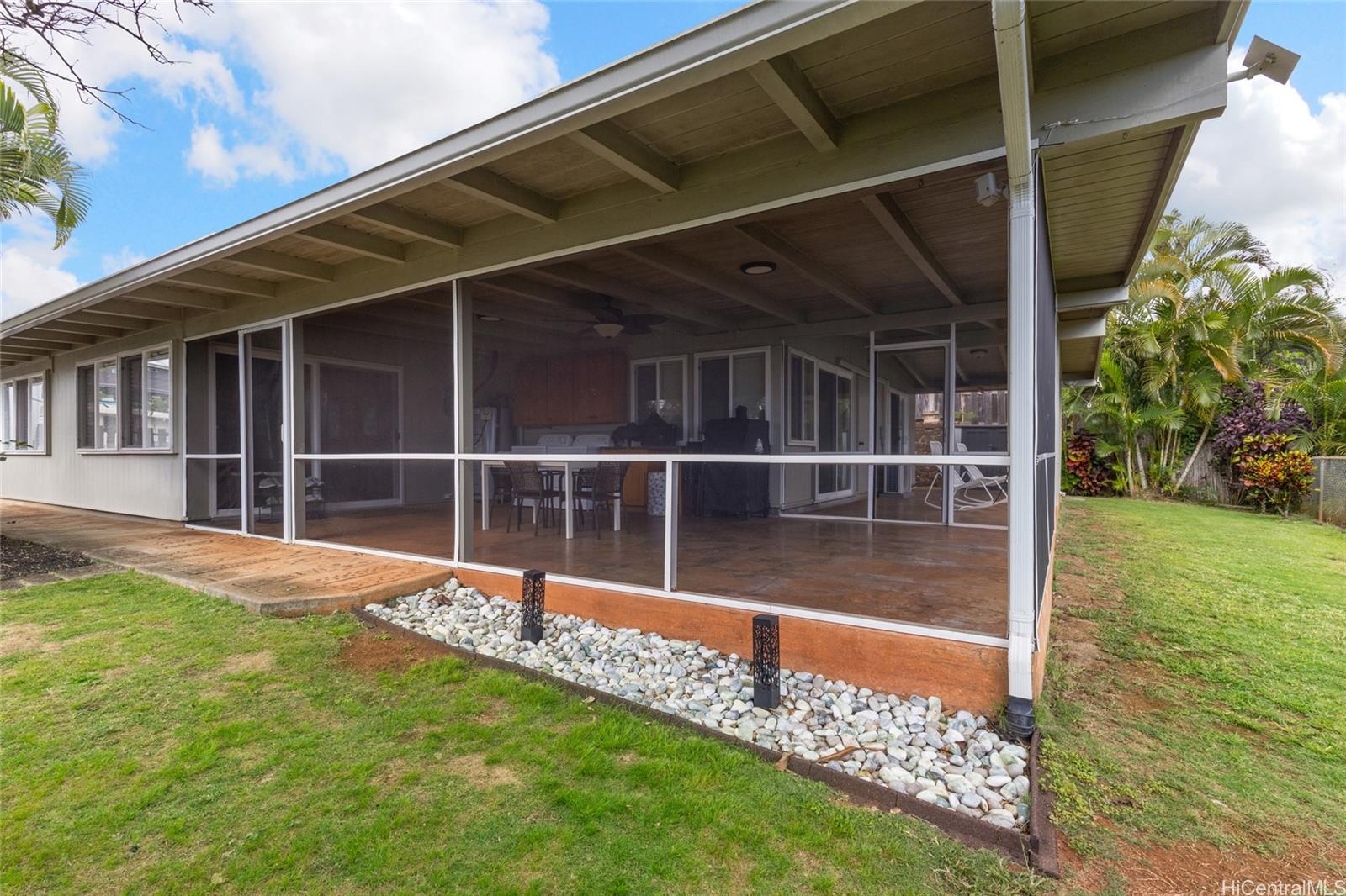 2265  Amokemoke St Pacific Palisades, PearlCity home - photo 13 of 25