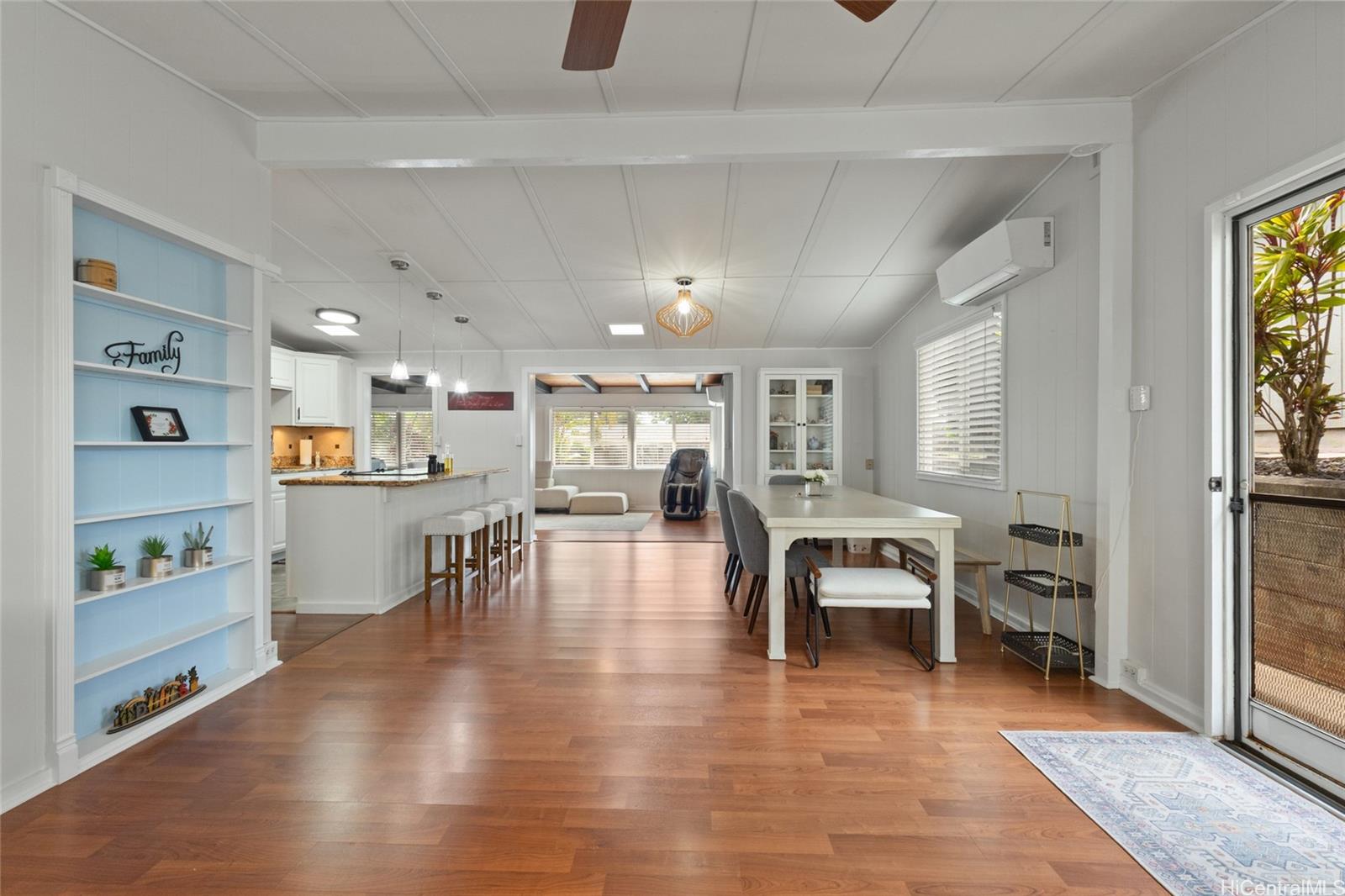 2265  Amokemoke St Pacific Palisades, PearlCity home - photo 4 of 25