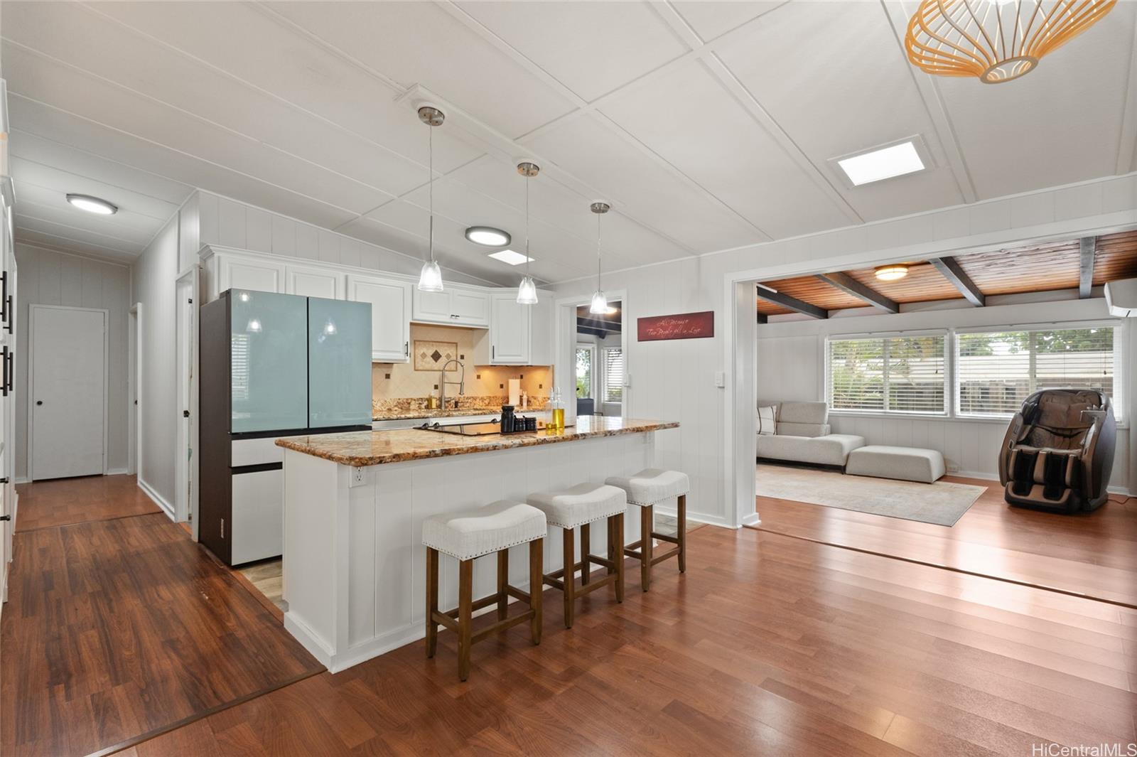 2265  Amokemoke St Pacific Palisades, PearlCity home - photo 5 of 25