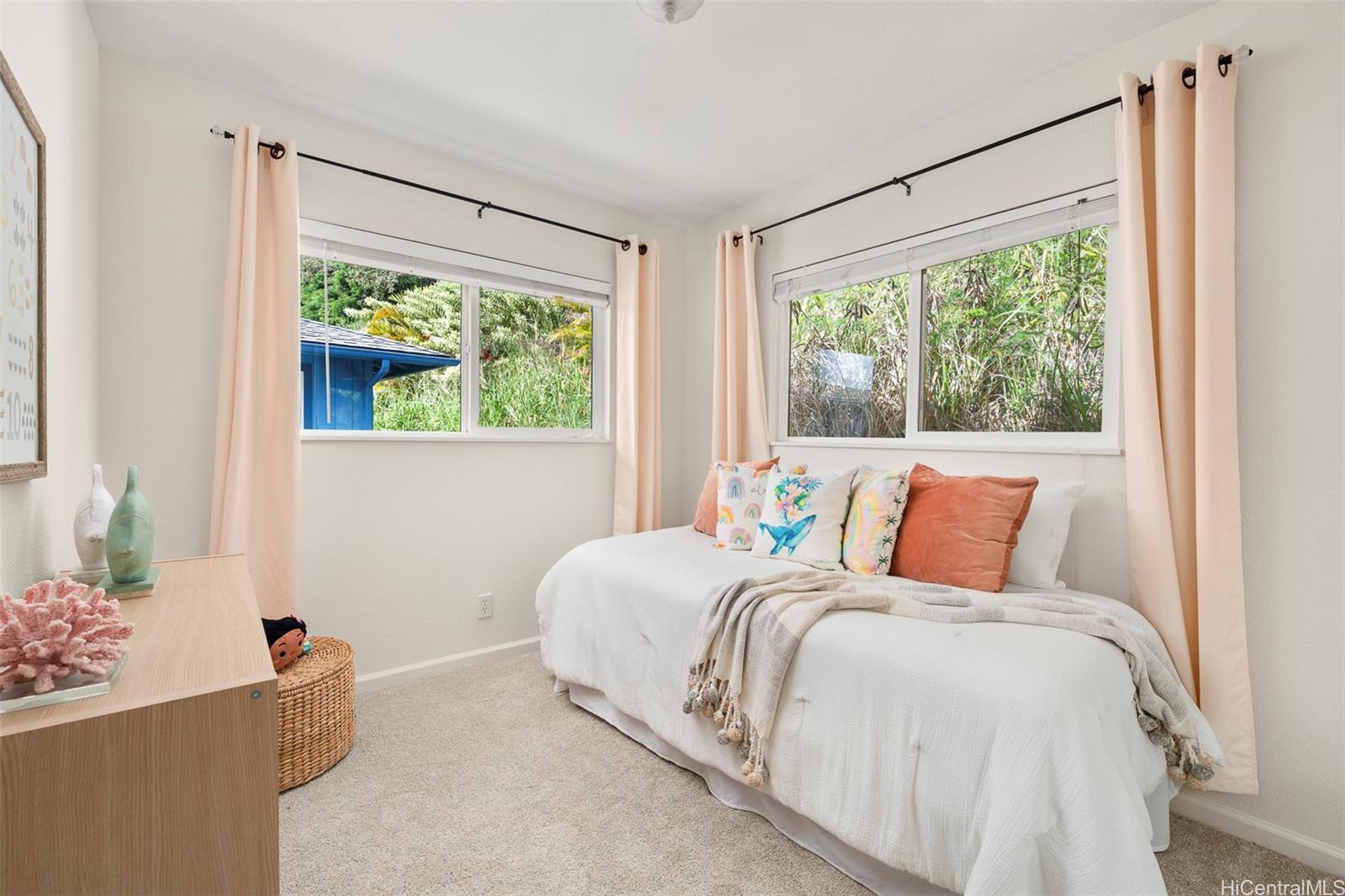 2266  Auhuhu Street Pacific Palisades, PearlCity home - photo 13 of 21