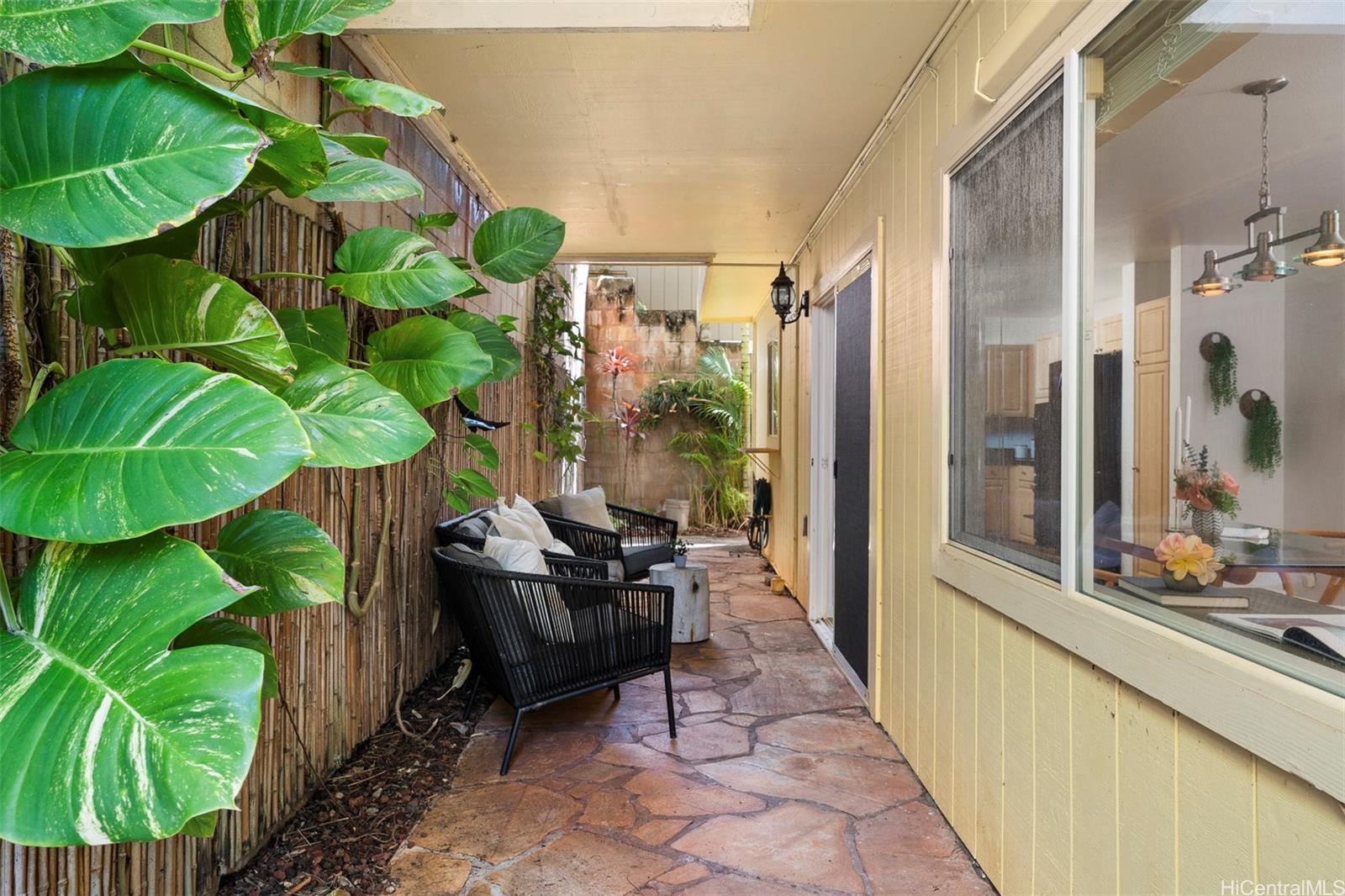 2266  Auhuhu Street Pacific Palisades, PearlCity home - photo 7 of 23