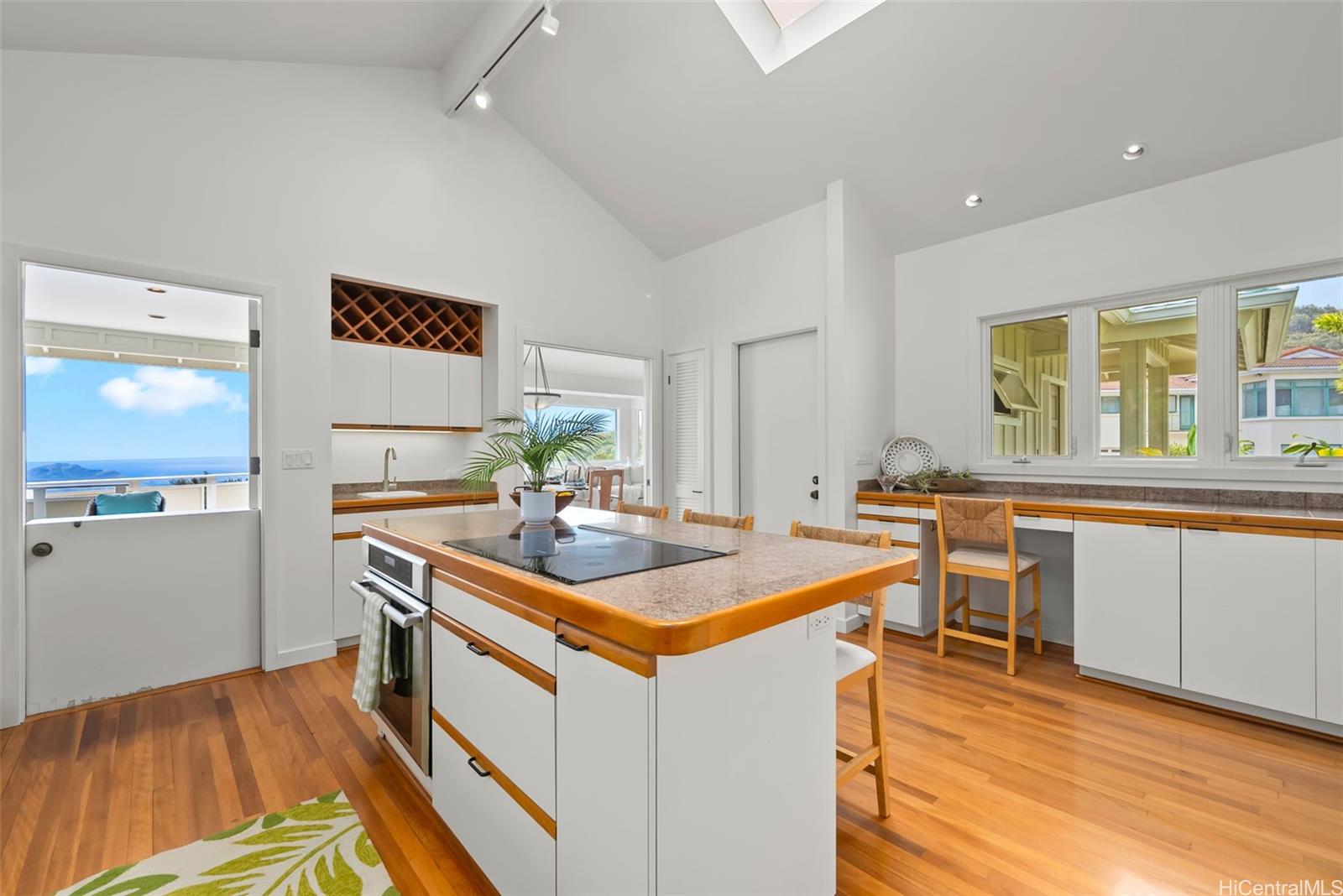2277  Halakau Street Waialae Iki, Diamond Head home - photo 12 of 25