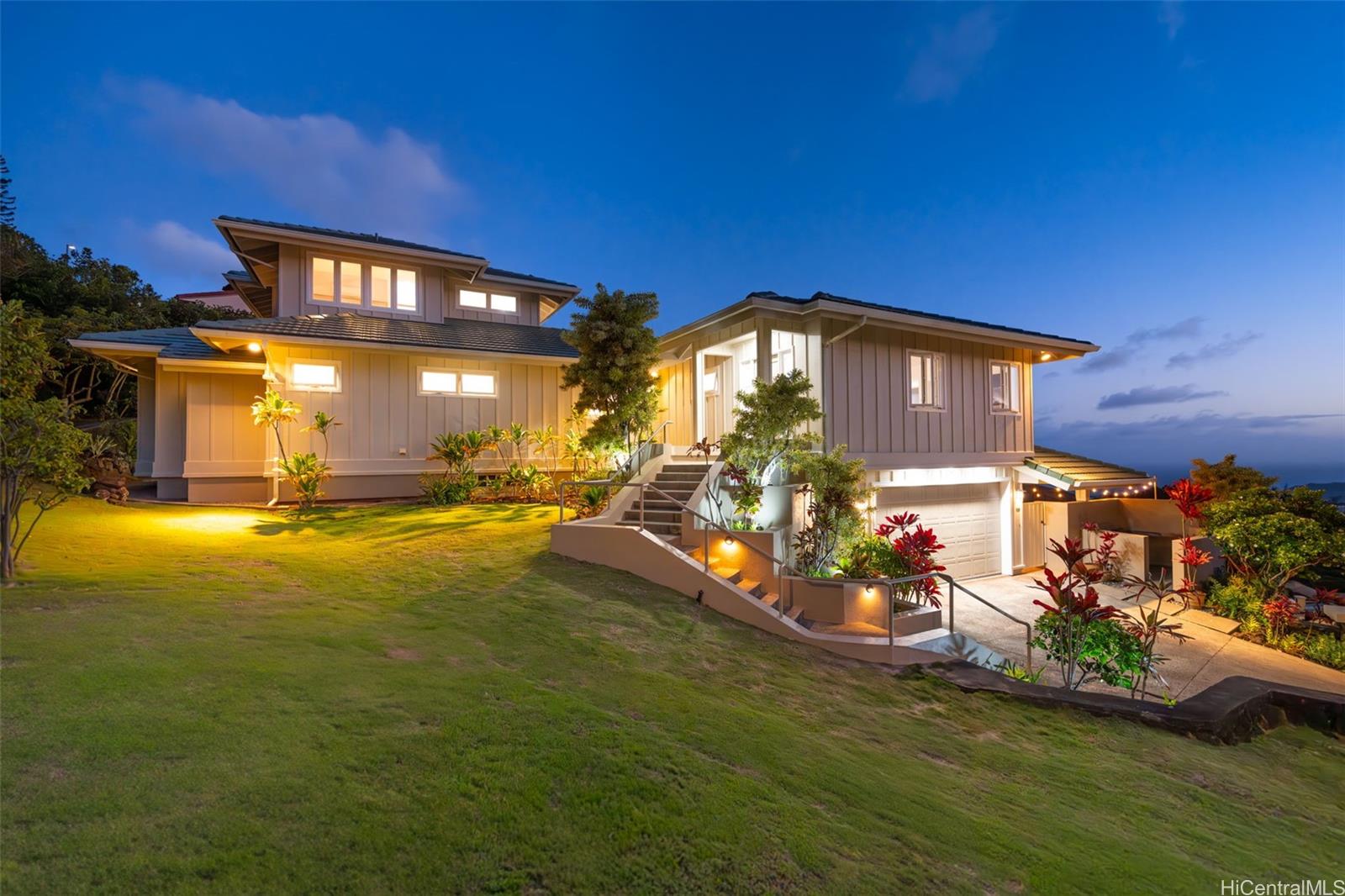 2277  Halakau Street Waialae Iki, Diamond Head home - photo 4 of 25