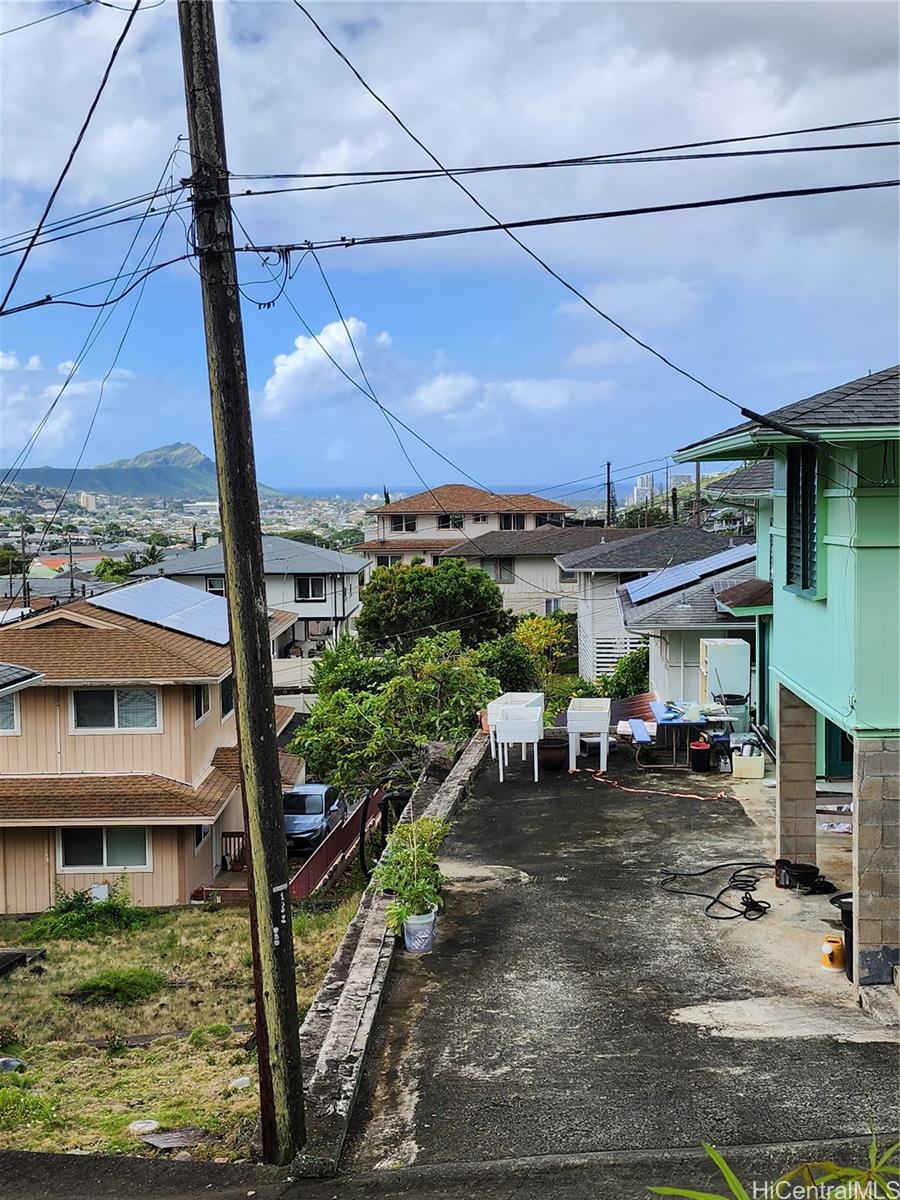 2281 Palolo Ave Honolulu - Multi-family - photo 2 of 5