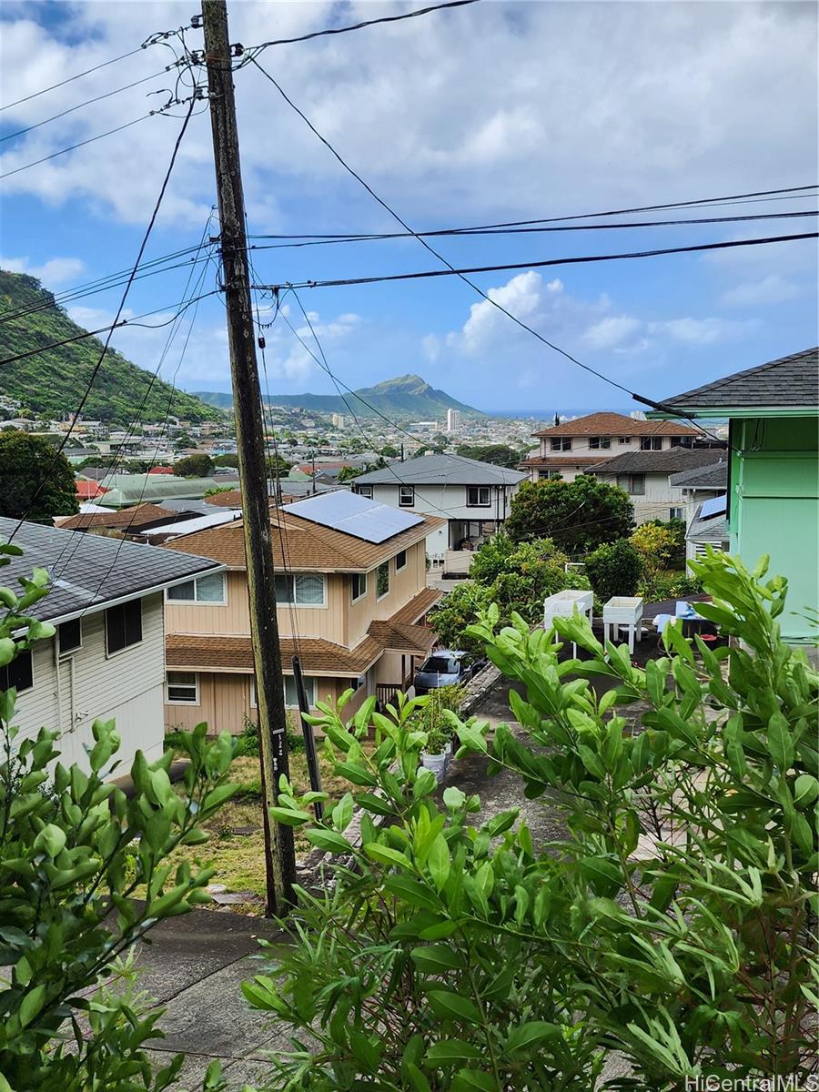 2281  Palolo Ave Palolo, Diamond Head home - photo 4 of 5