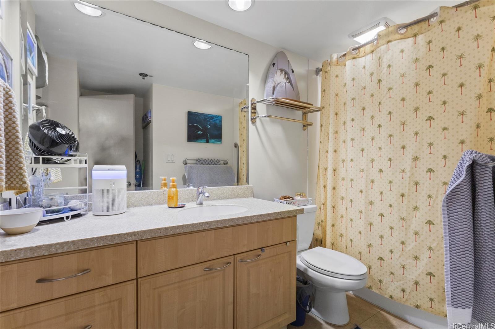 Waikiki Sunset condo # 1705, Honolulu, Hawaii - photo 14 of 21