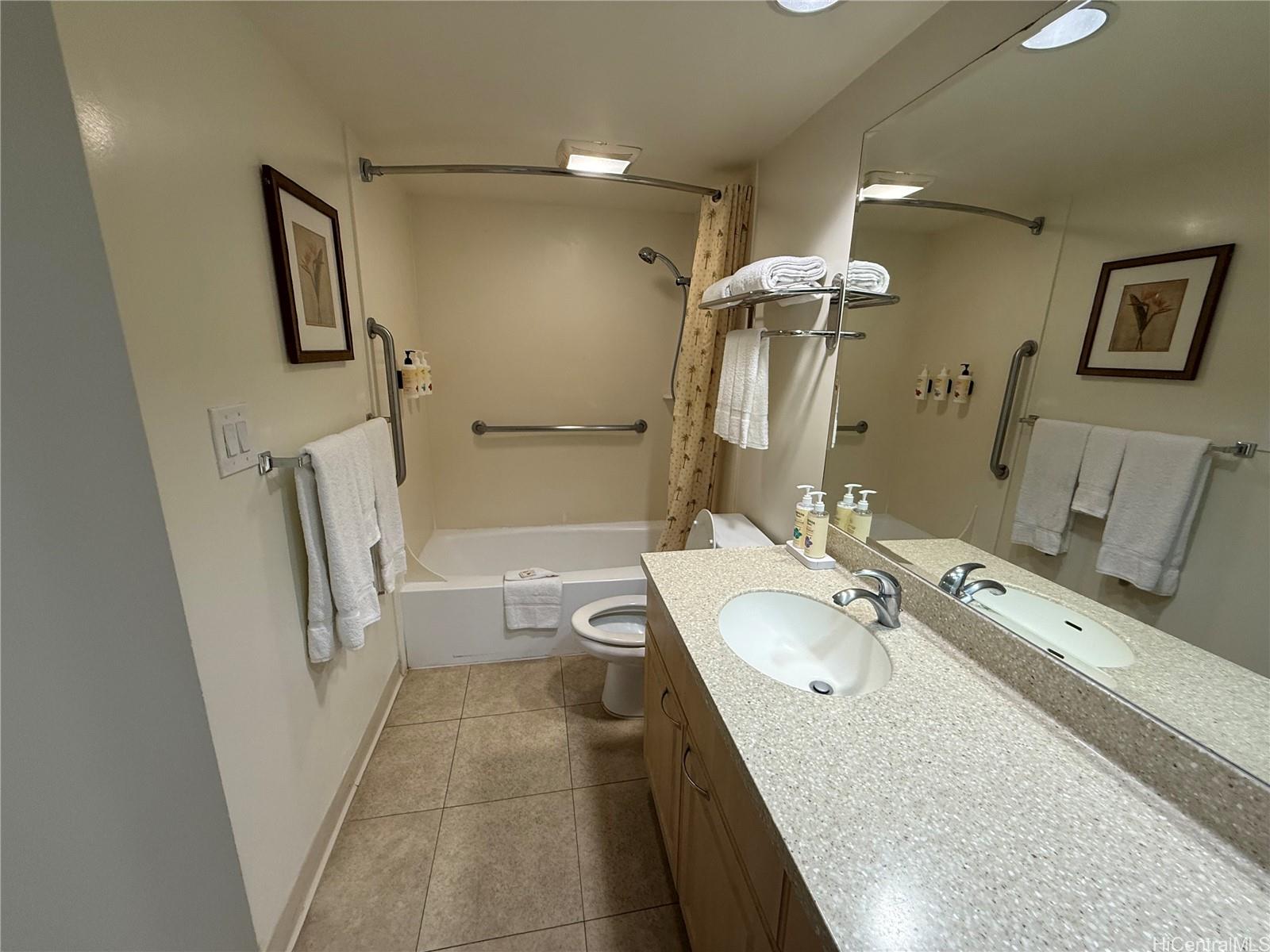 Waikiki Sunset condo # 1803, Honolulu, Hawaii - photo 10 of 11