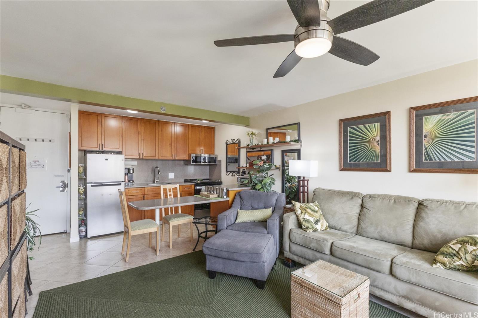 Waikiki Sunset condo # 1811, Honolulu, Hawaii - photo 5 of 25