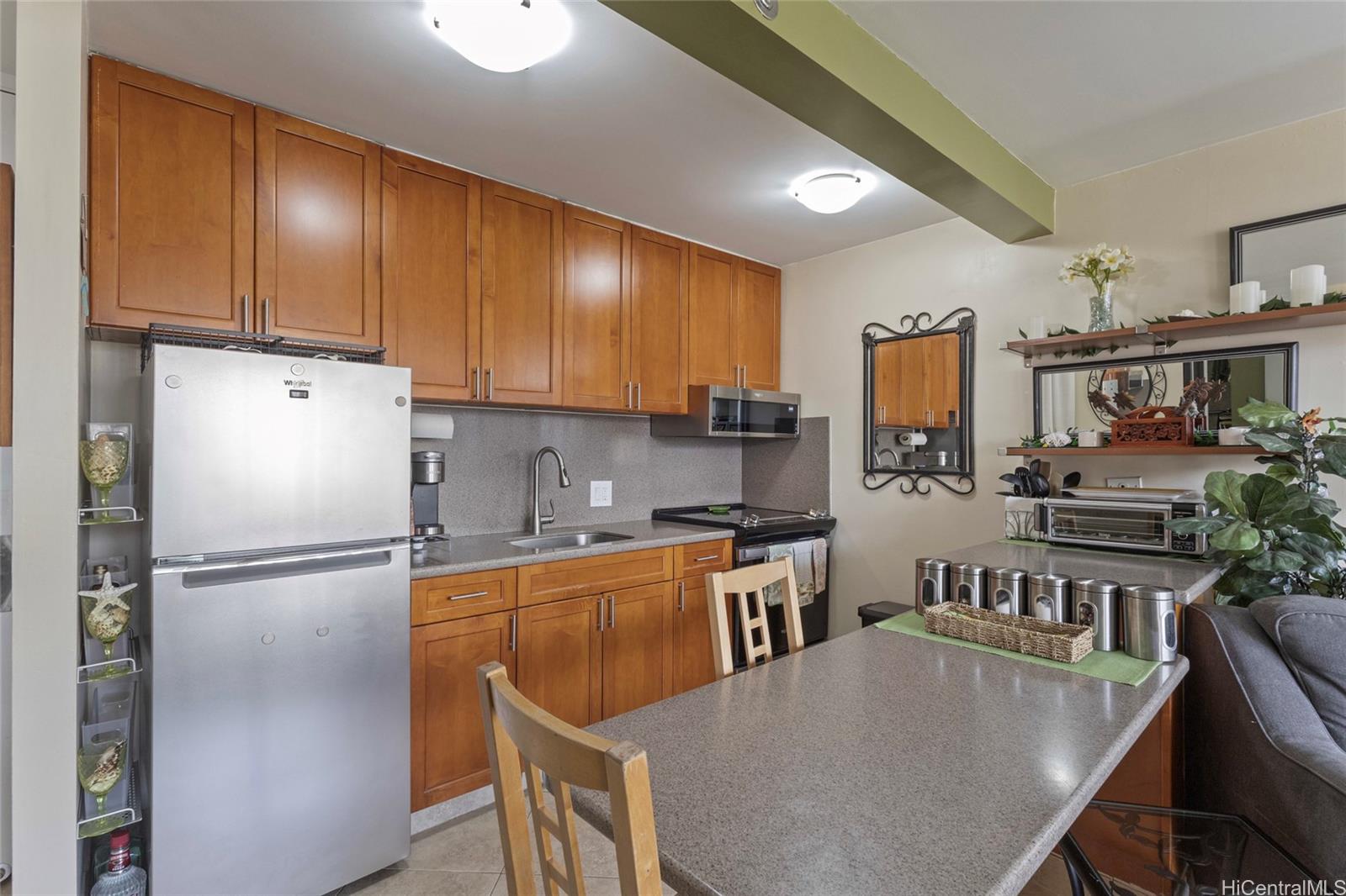 Waikiki Sunset condo # 1811, Honolulu, Hawaii - photo 6 of 25