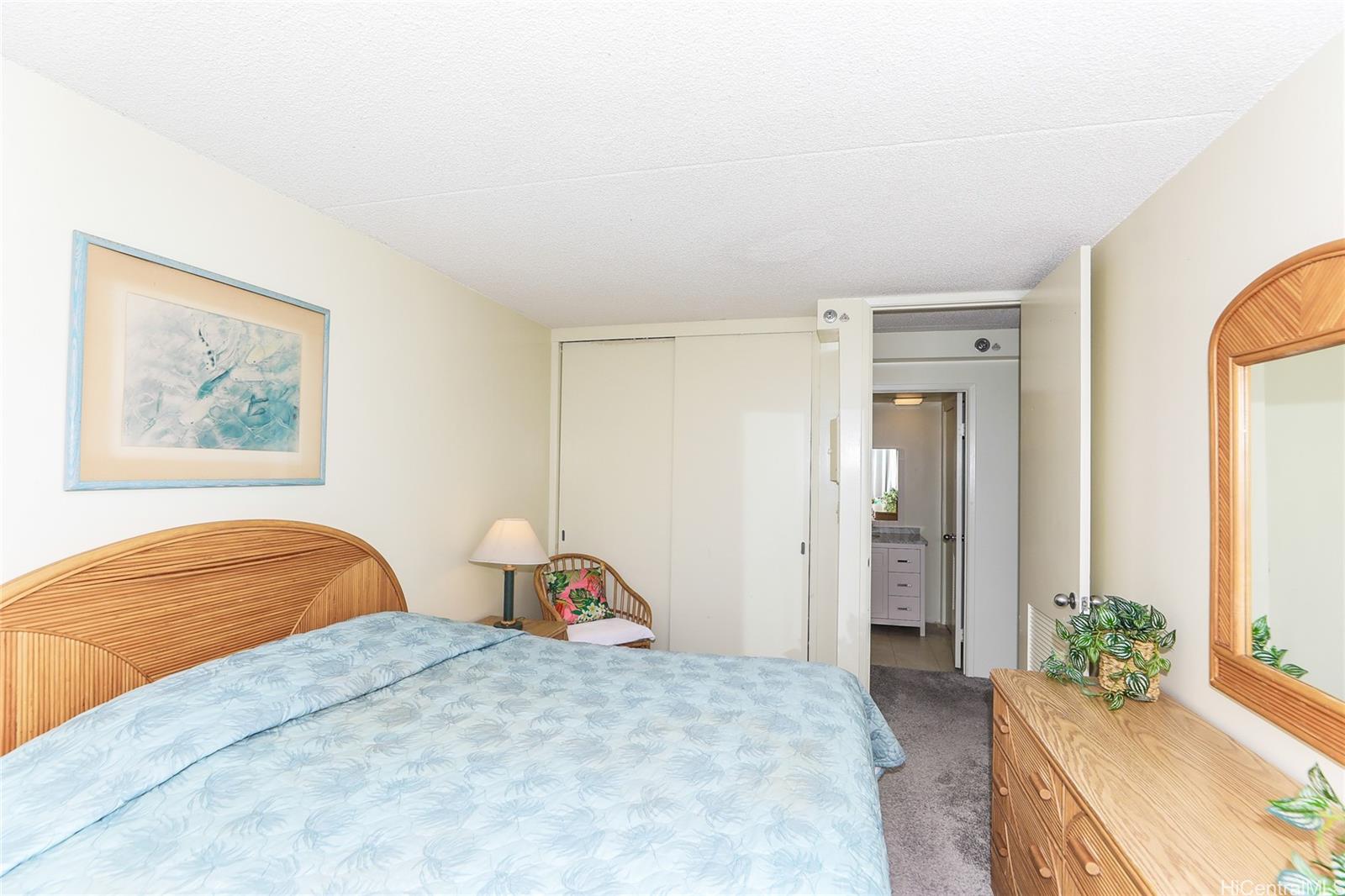 Waikiki Sunset condo # 2206, Honolulu, Hawaii - photo 10 of 18