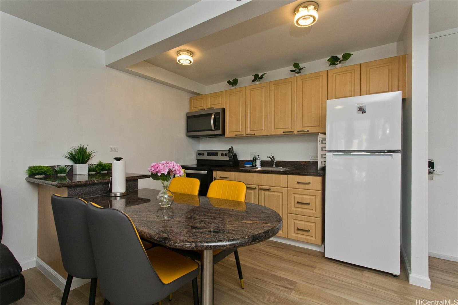 Waikiki Sunset condo # 2305(NUC), Honolulu, Hawaii - photo 5 of 12